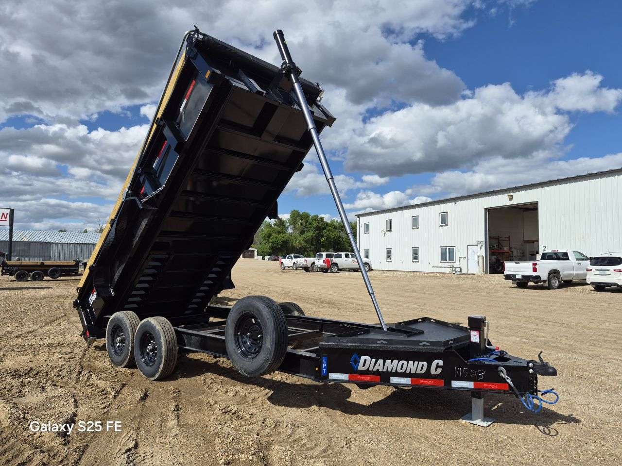 2026 Diamond C 82" x 16' Dump Trailer