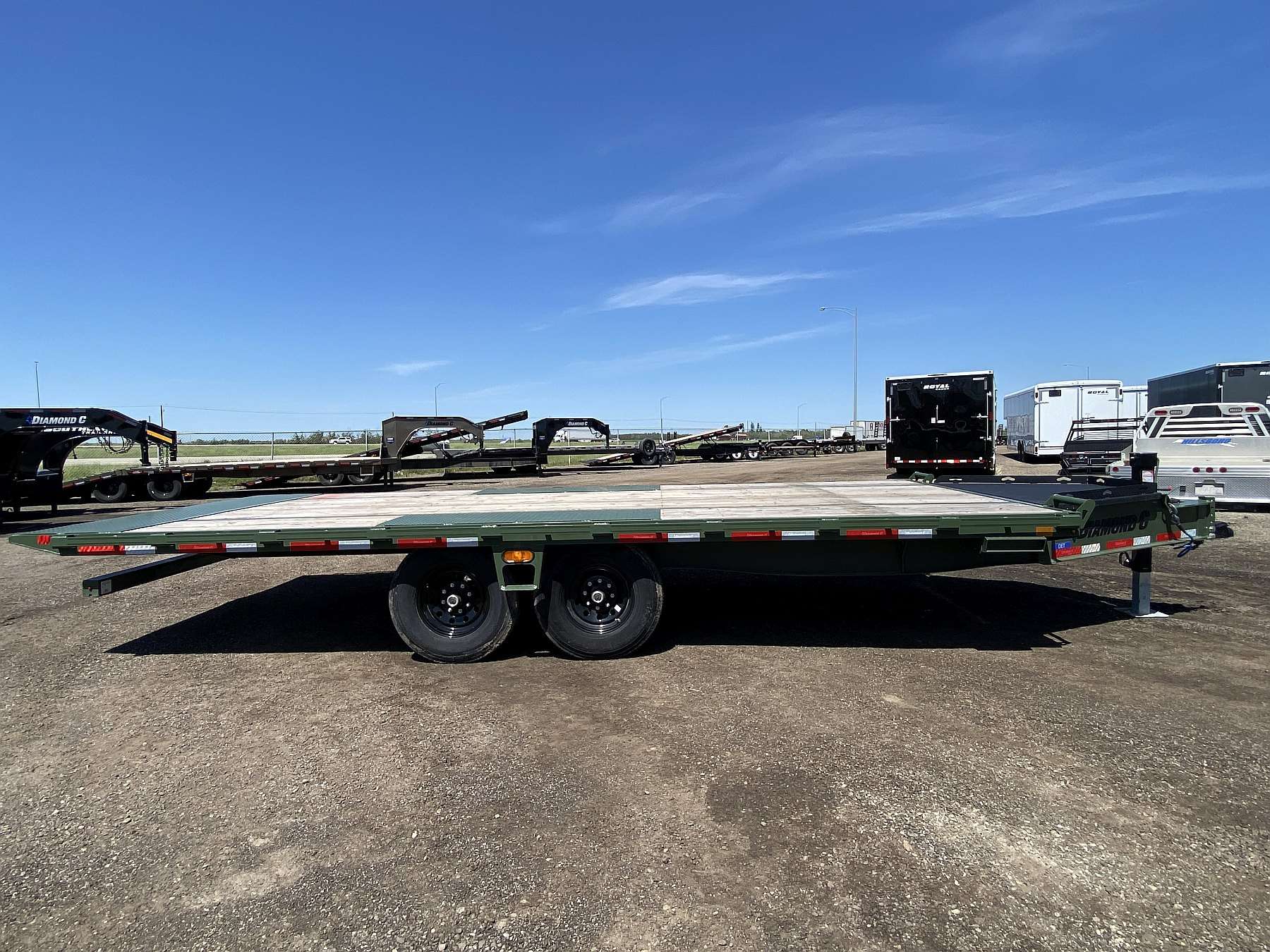 2026 Diamond C DET207- 20' Tilt Deck Trailer
