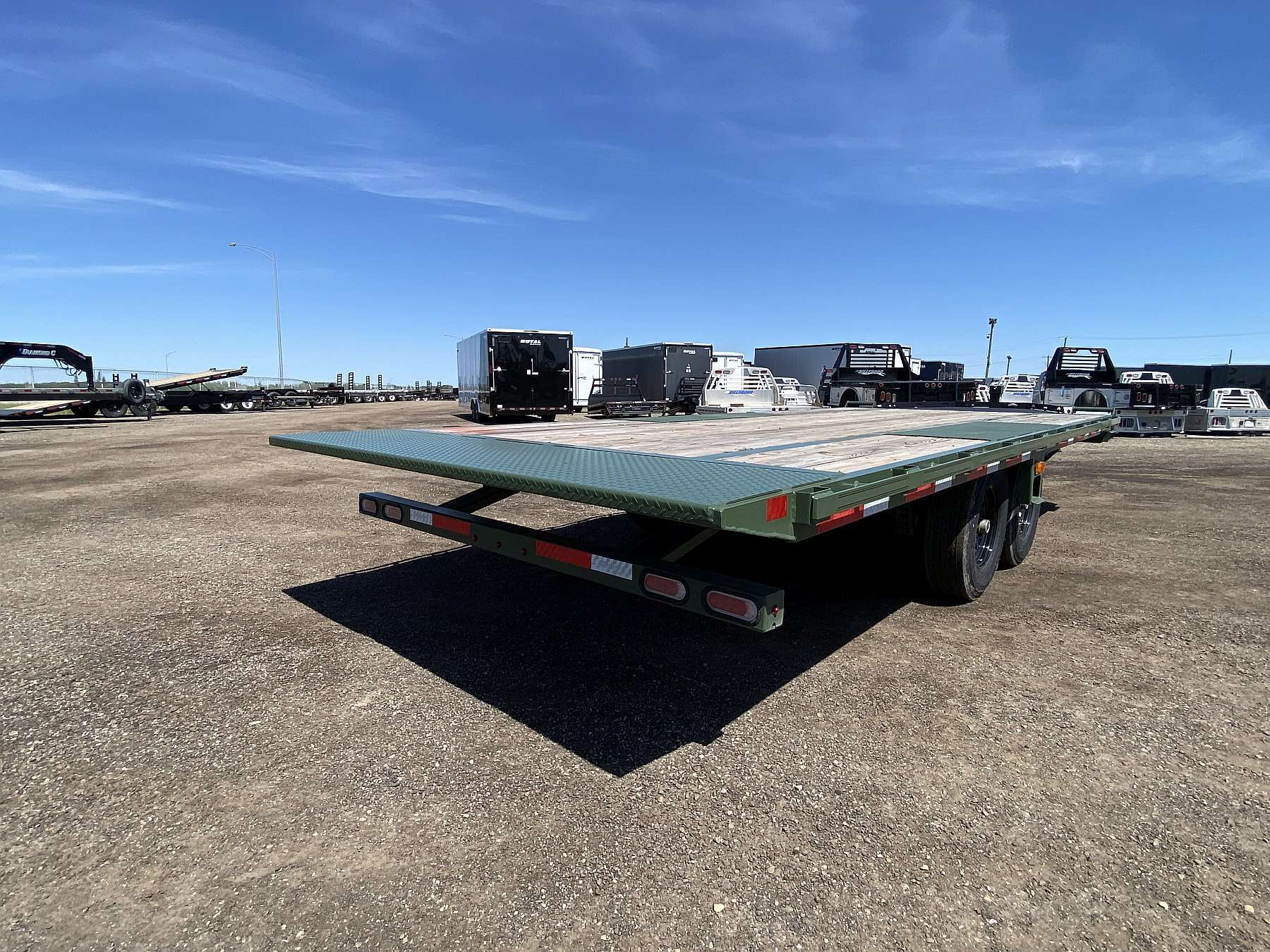 2026 Diamond C DET207- 20' Tilt Deck Trailer