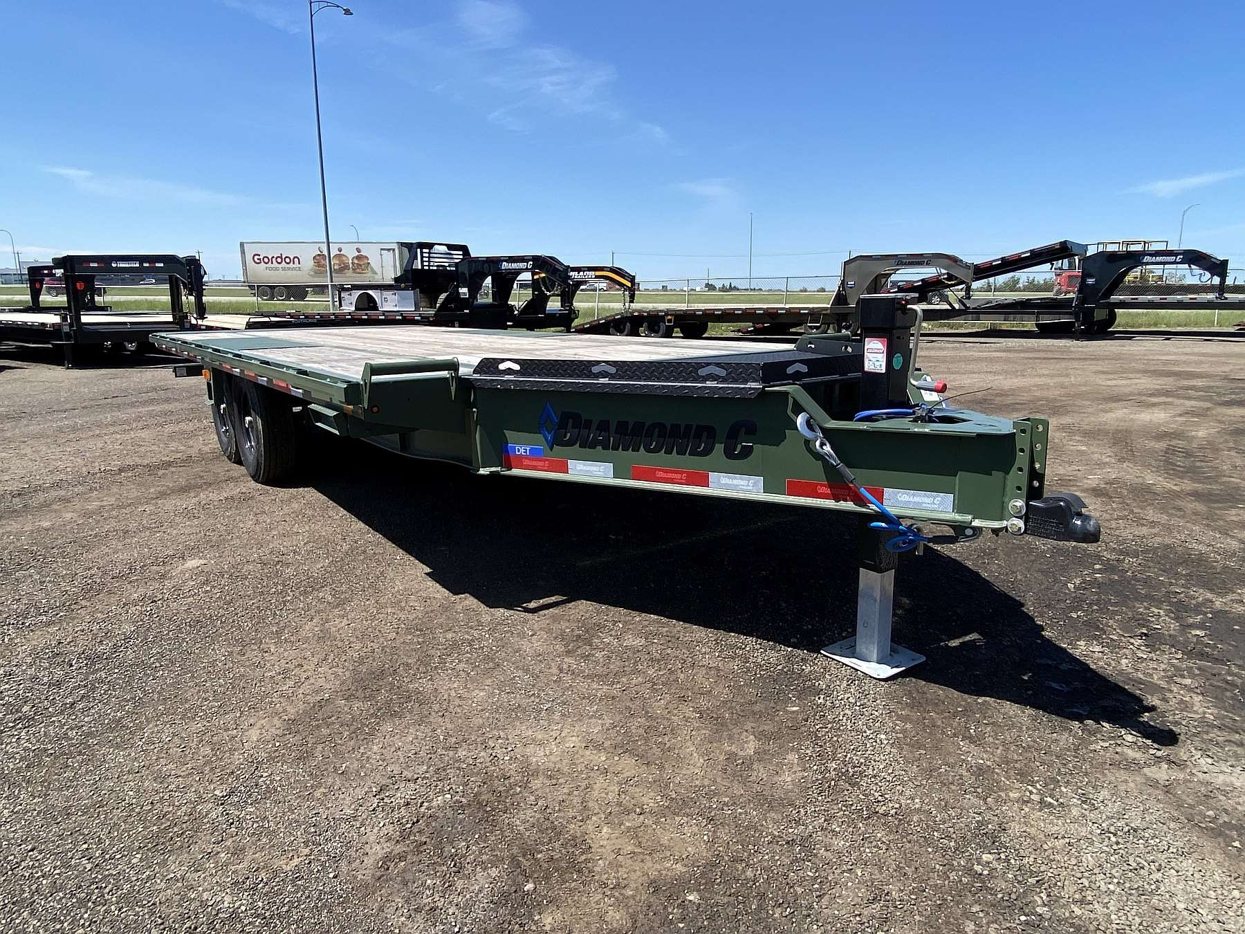 2026 Diamond C DET207- 20' Tilt Deck Trailer
