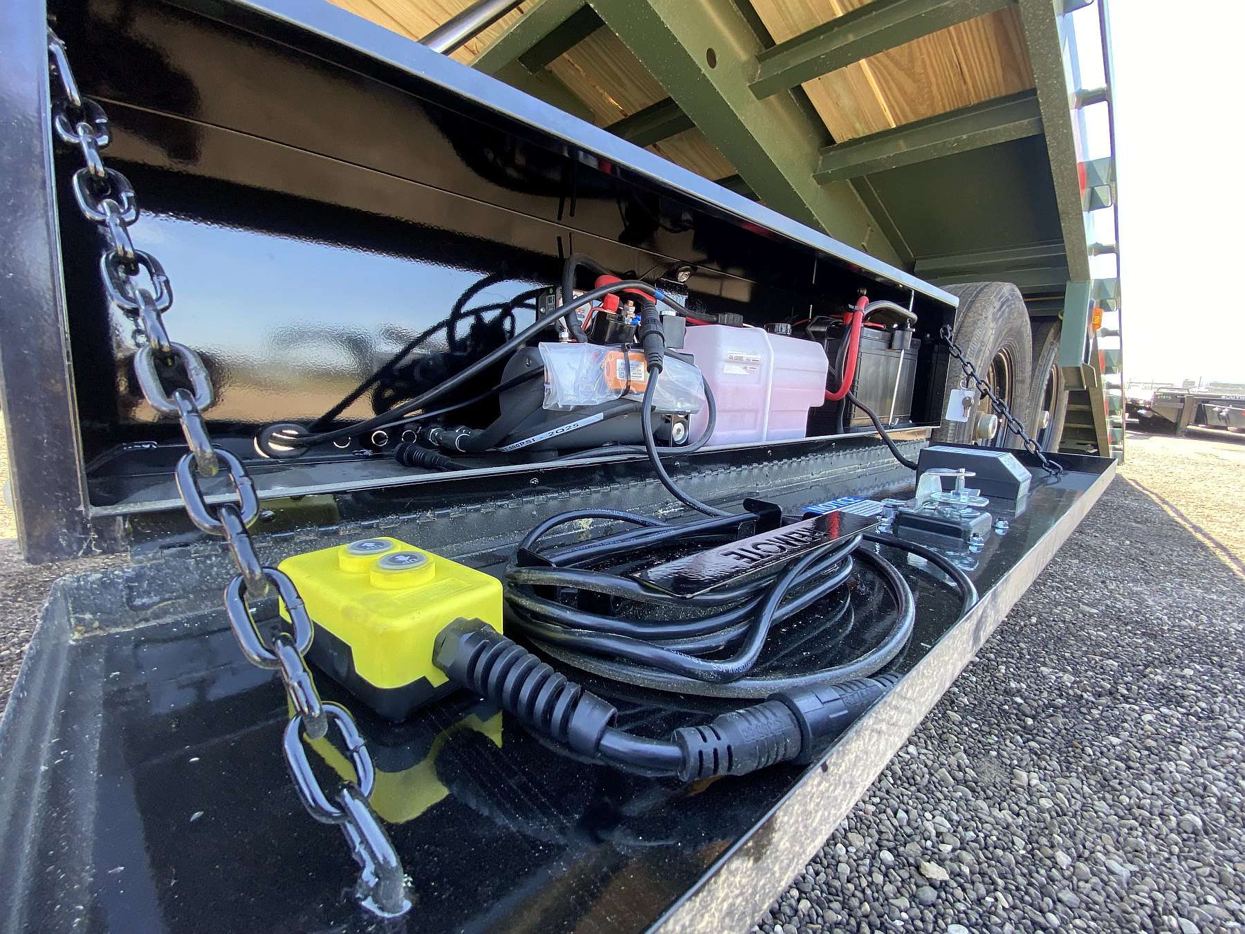 2026 Diamond C DET207- 20' Tilt Deck Trailer