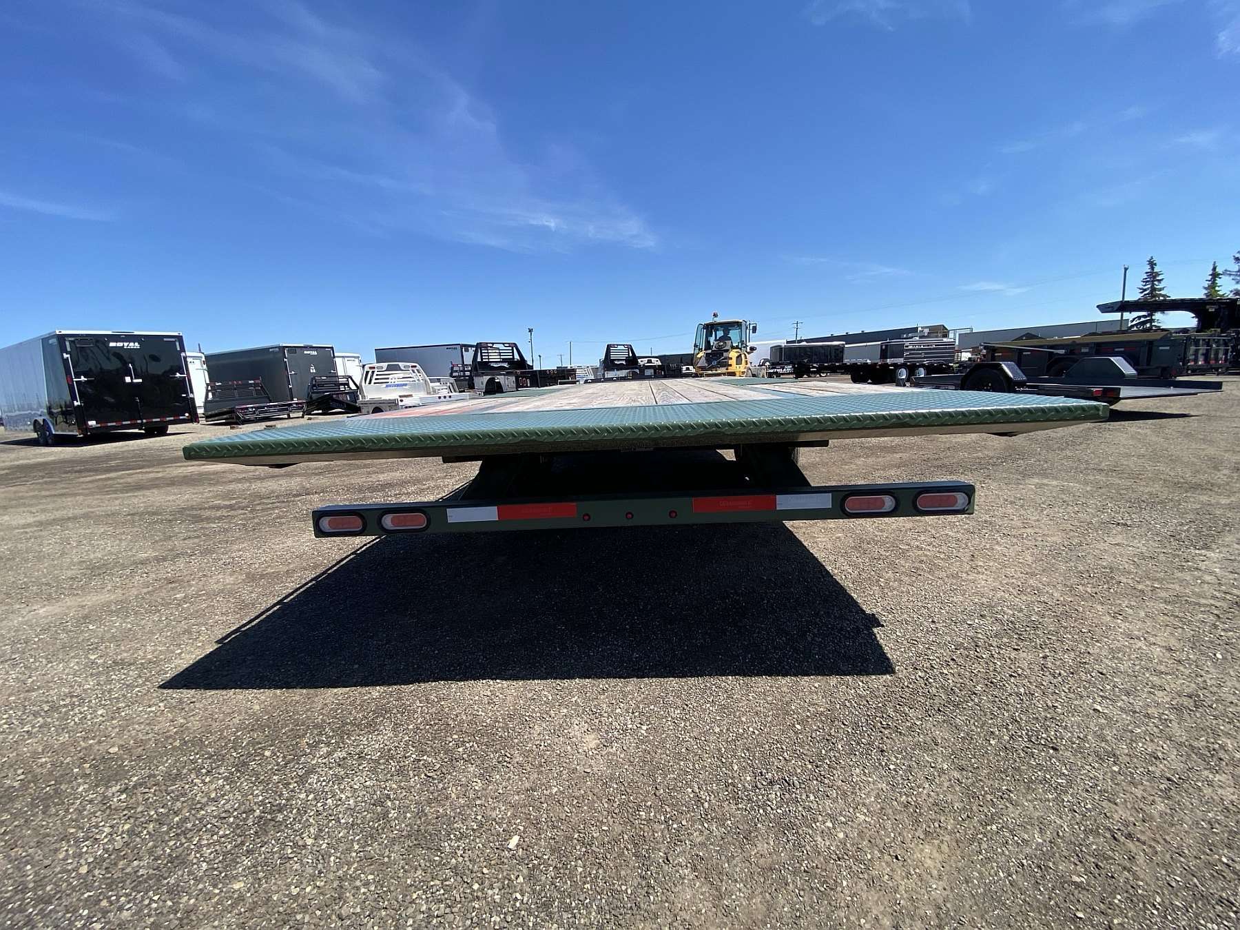 2026 Diamond C DET207- 20' Tilt Deck Trailer