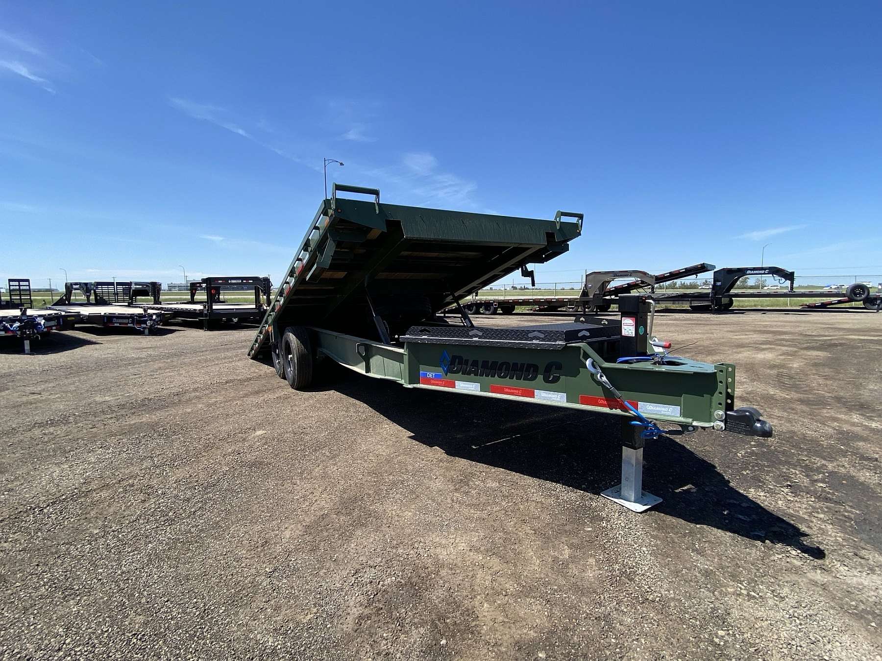 2026 Diamond C DET207- 20' Tilt Deck Trailer