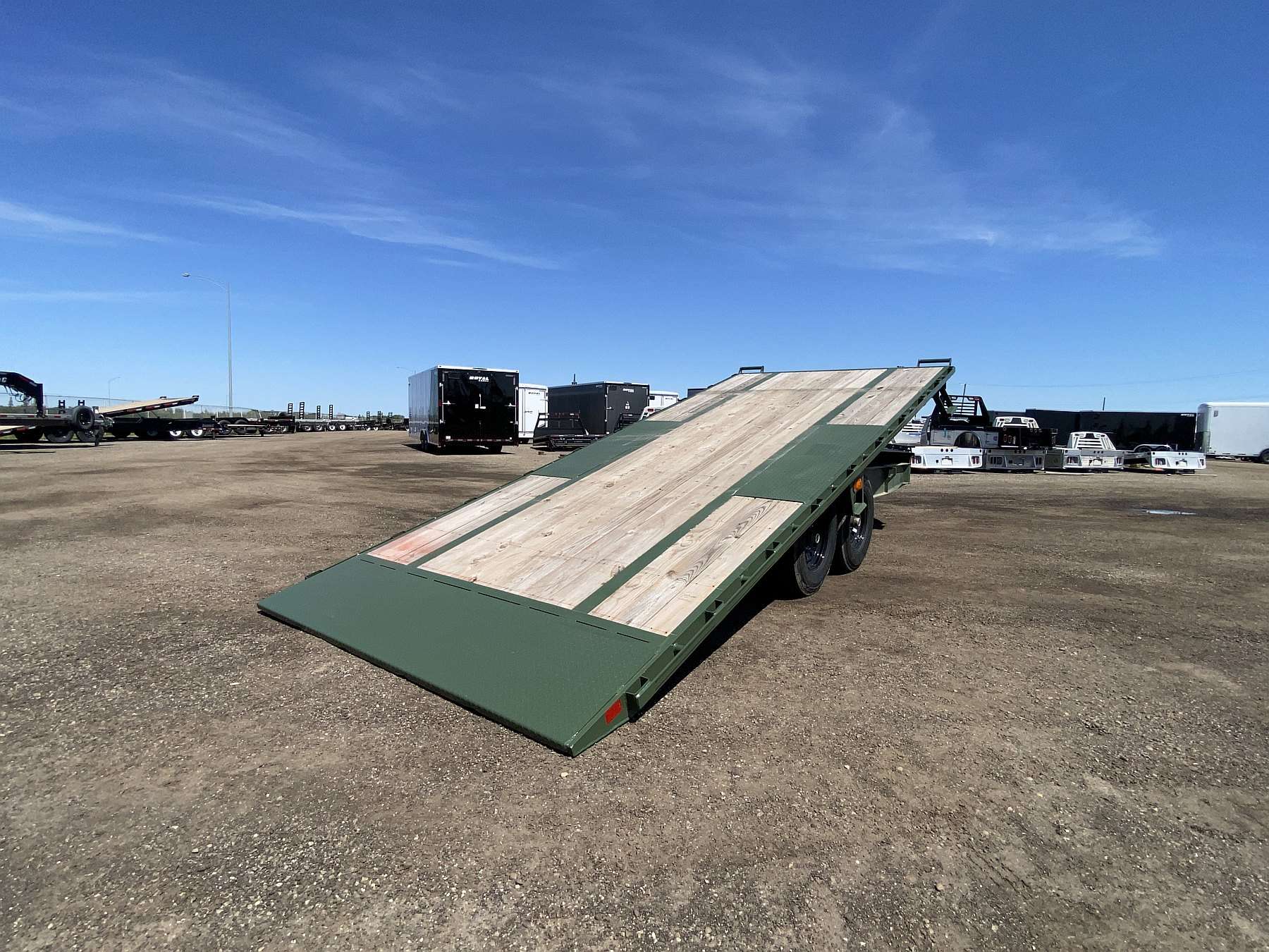 2026 Diamond C DET207- 20' Tilt Deck Trailer