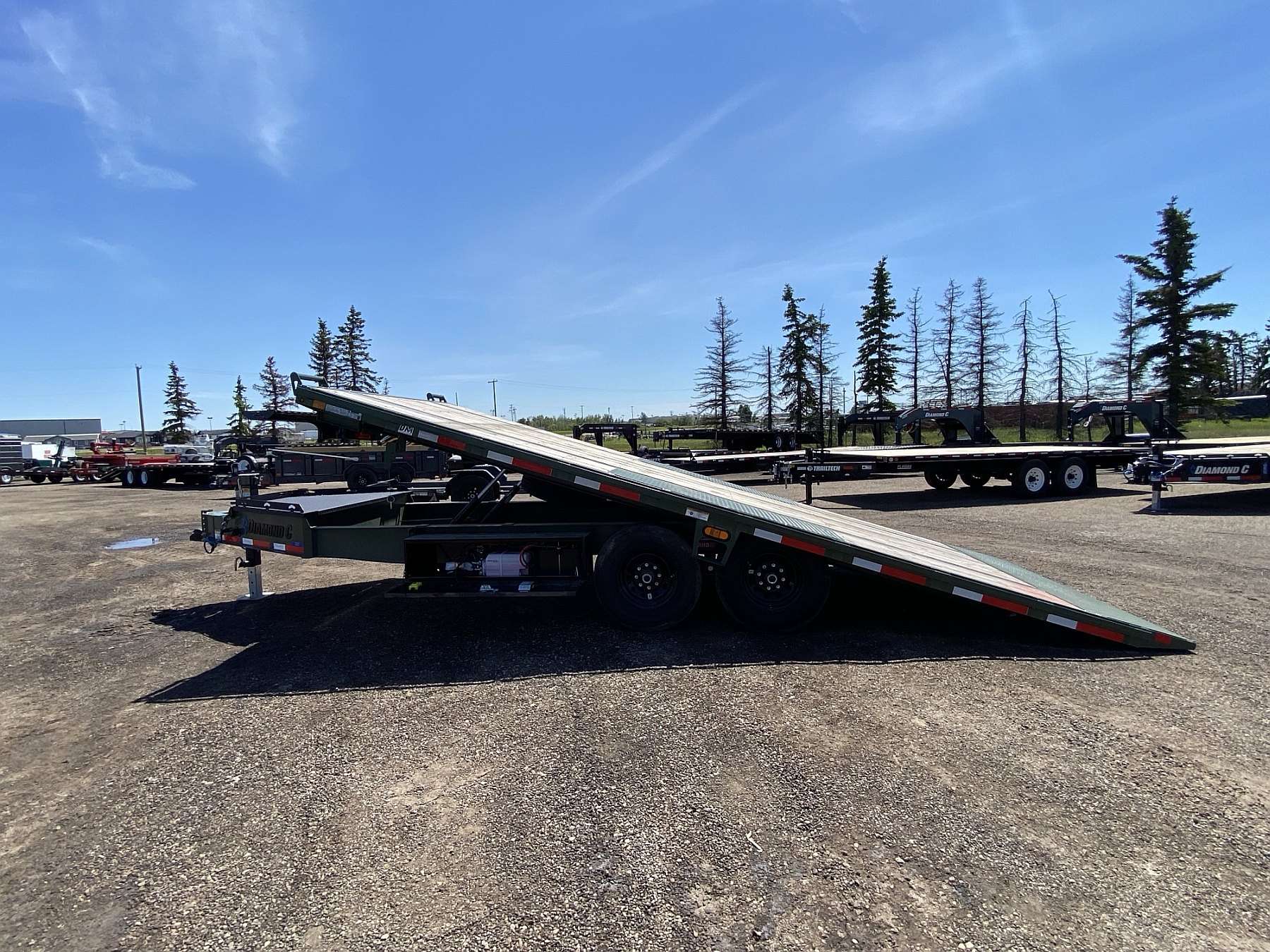 2026 Diamond C DET207- 20' Tilt Deck Trailer