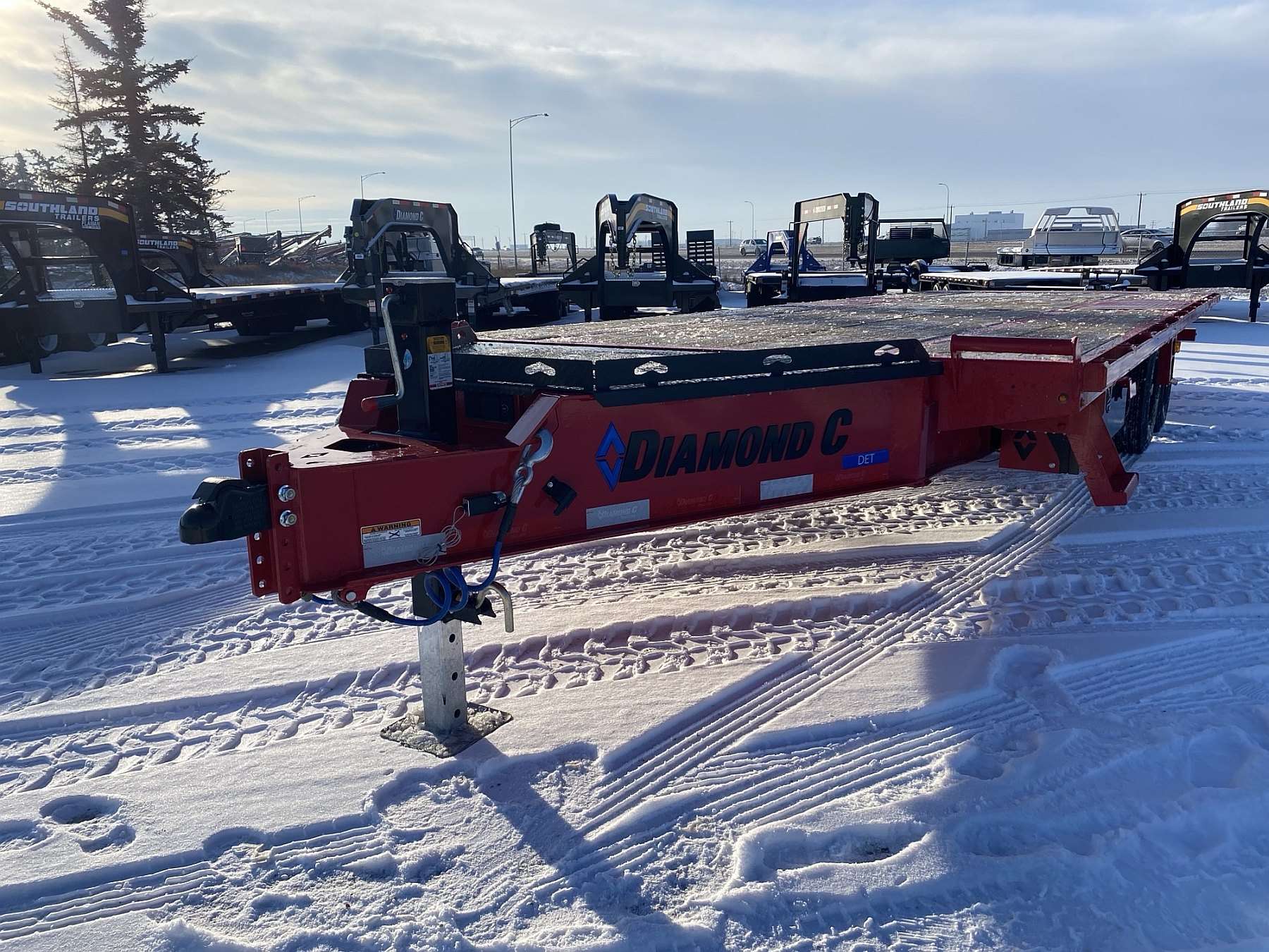 2026 Diamond C DET207 - 24' Tilt Deck Trailer