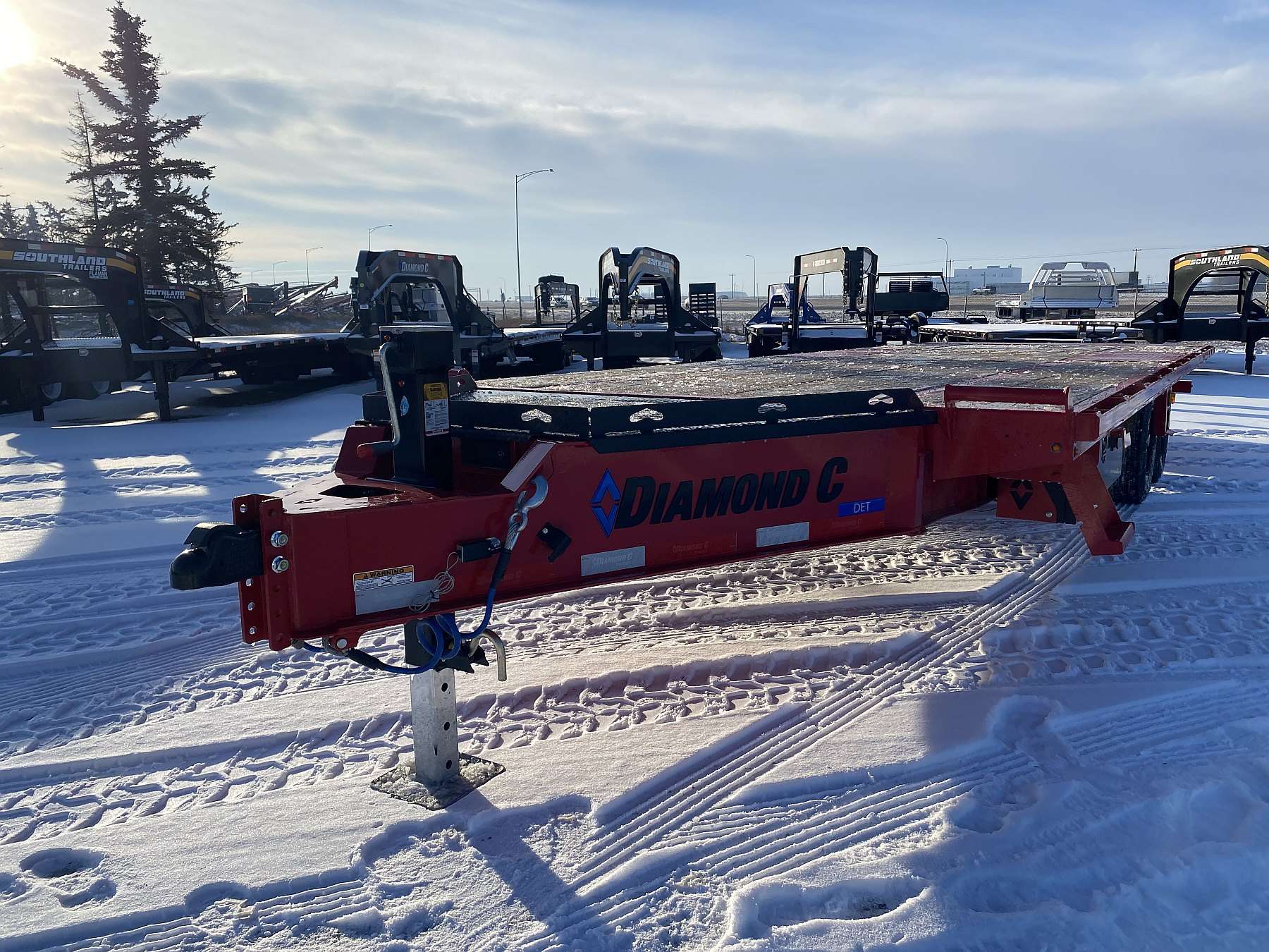 2026 Diamond C DET207 - 24' Tilt Deck Trailer