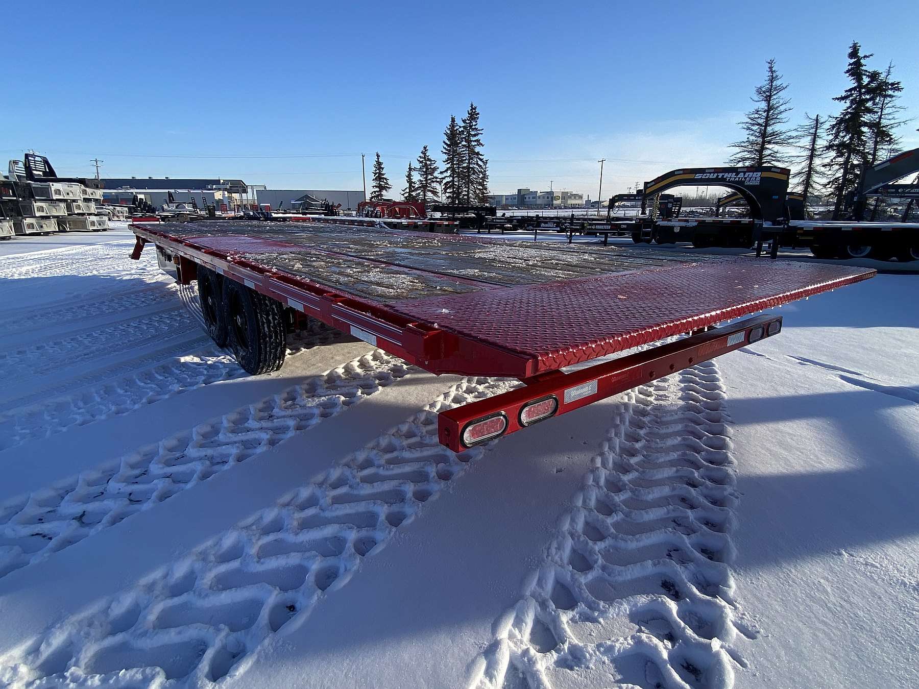 2026 Diamond C DET207 - 24' Tilt Deck Trailer