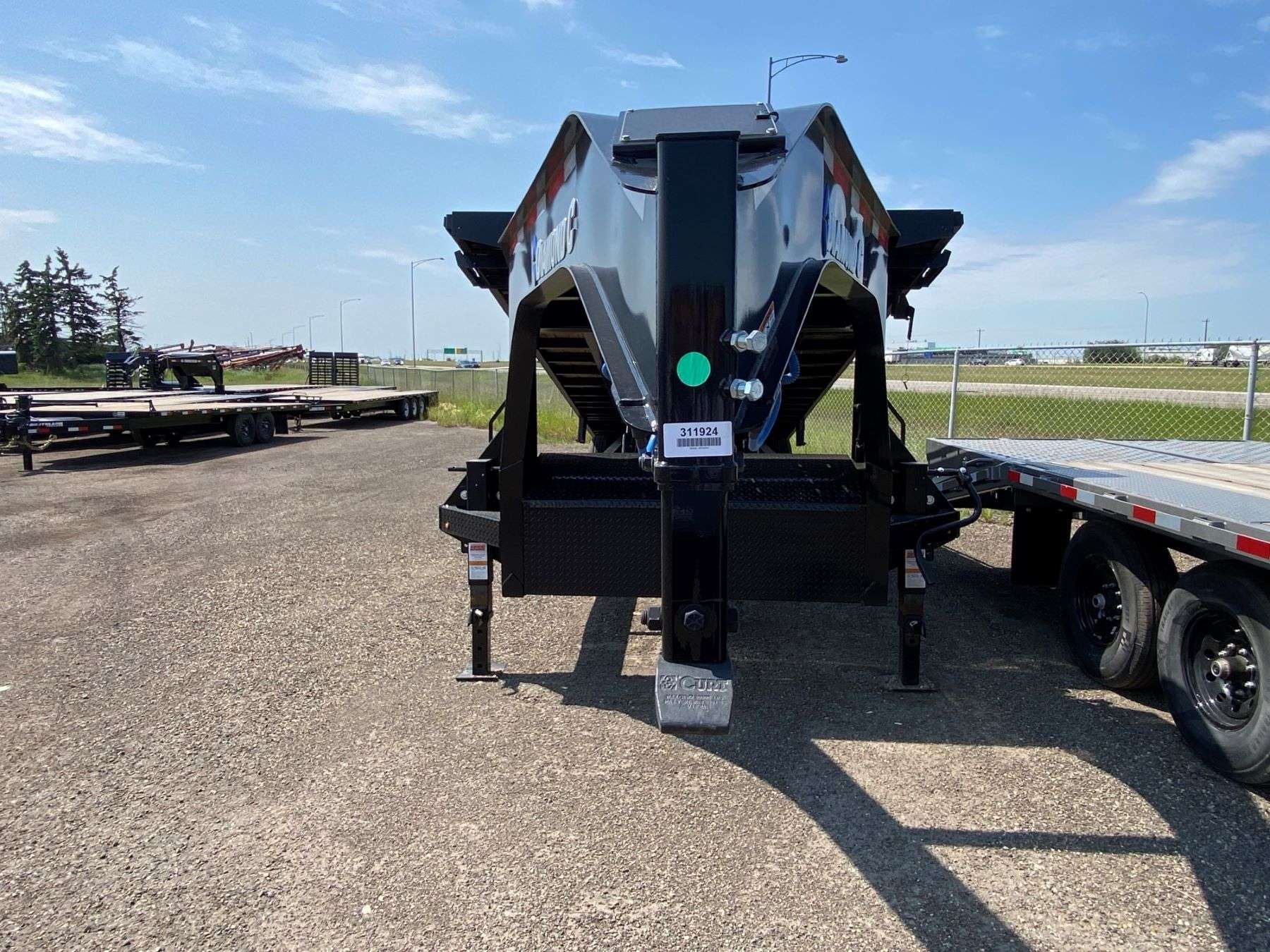 2026 Diamond C DET210- 30' Tilt Deck Gooseneck Trailer