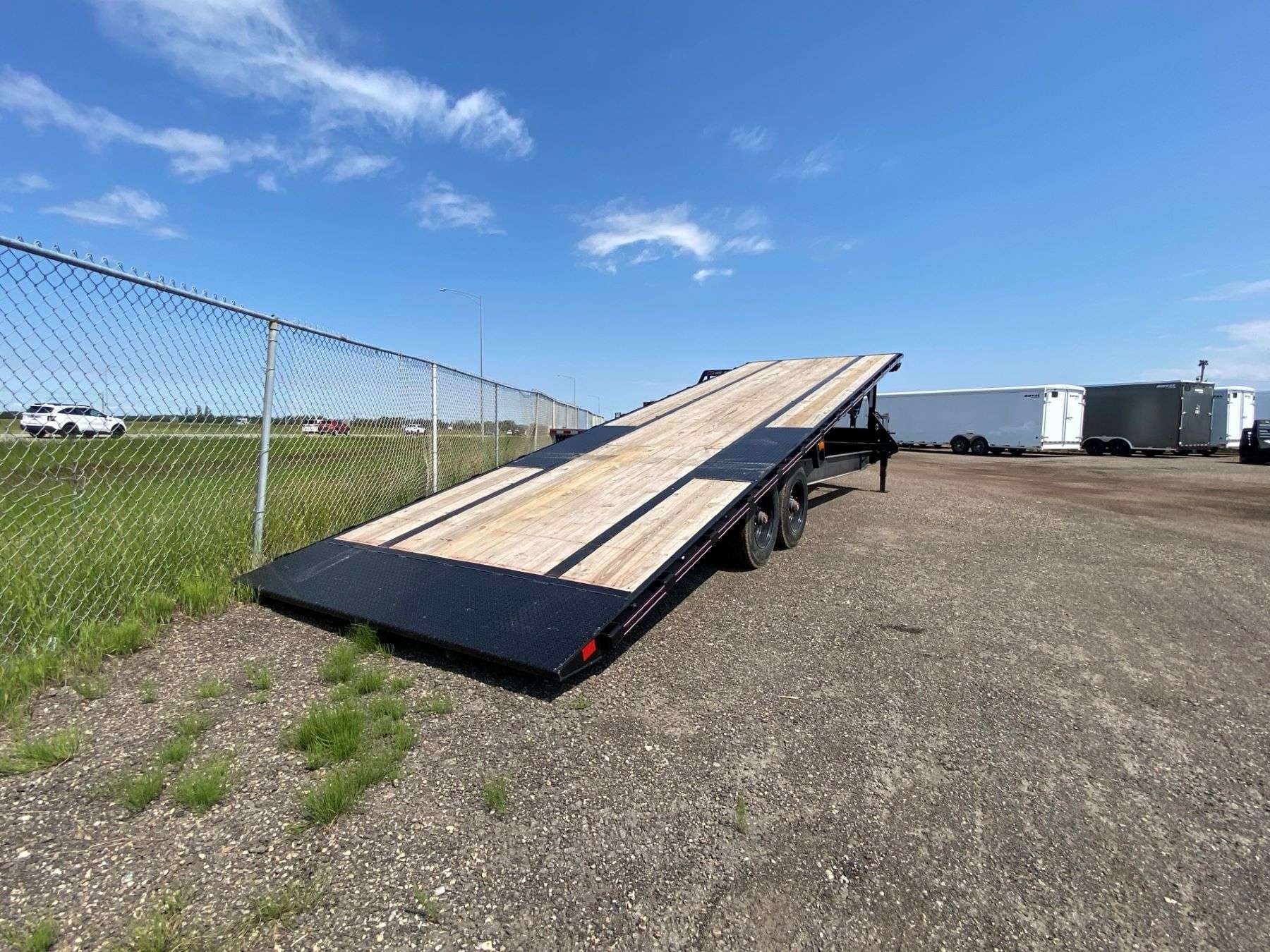 2026 Diamond C DET210- 30' Tilt Deck Gooseneck Trailer
