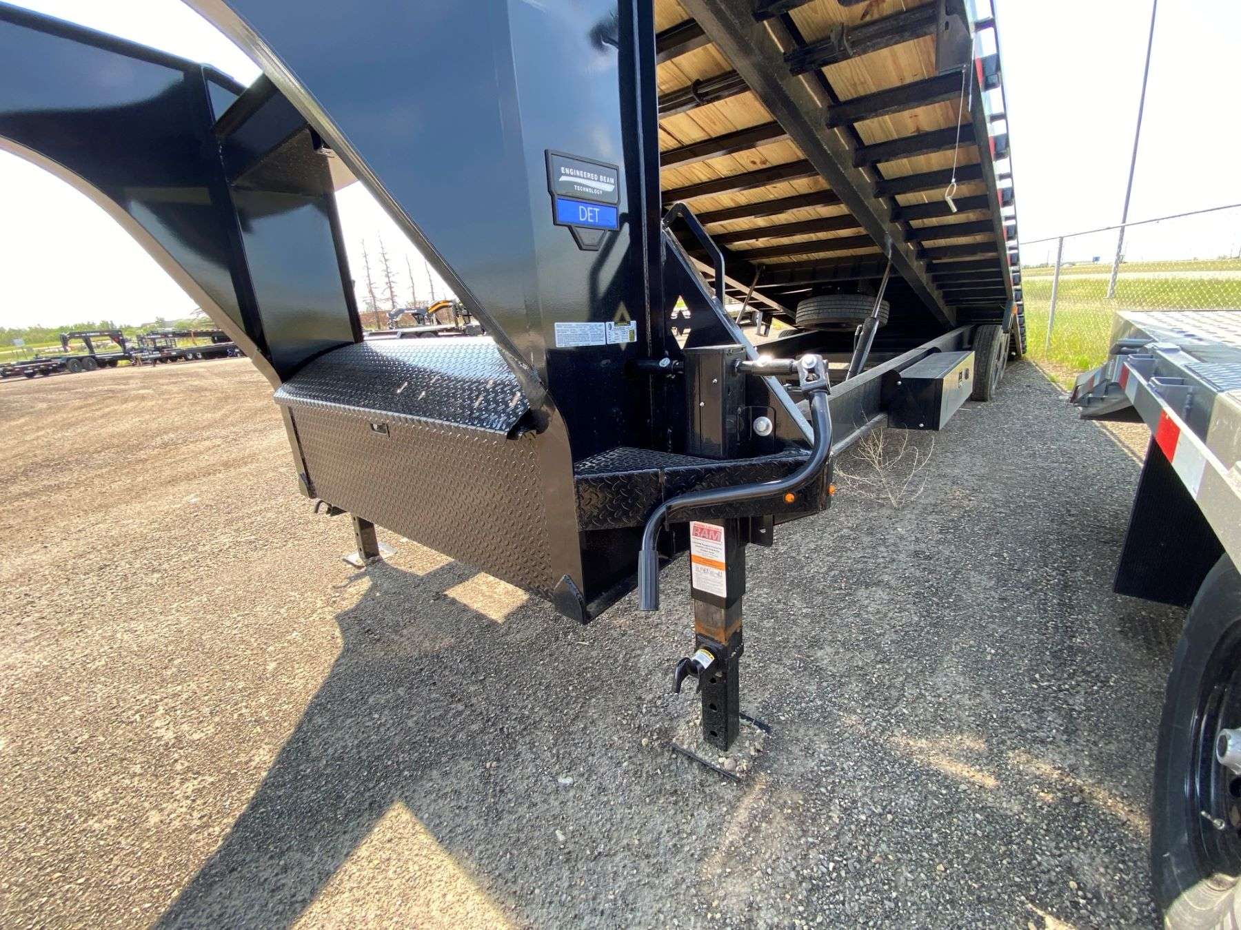 2026 Diamond C DET210- 30' Tilt Deck Gooseneck Trailer