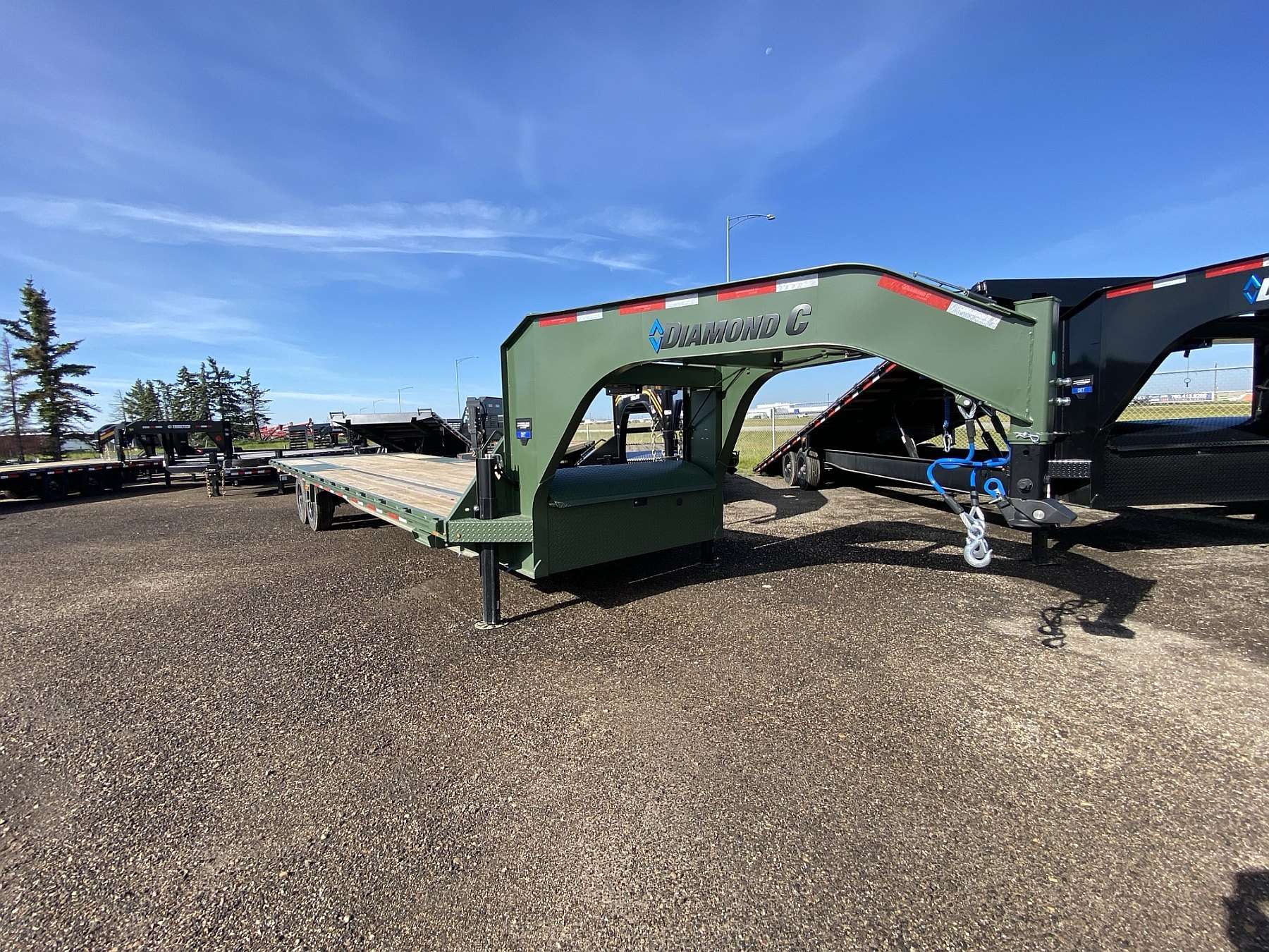 2026 Diamond C DET210 - 30' Tilt Deck Gooseneck Trailer