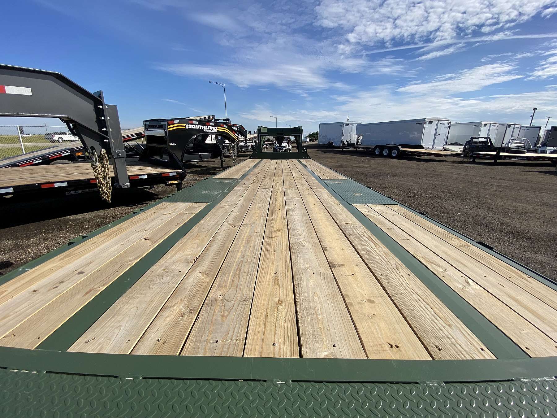 2026 Diamond C DET210 - 30' Tilt Deck Gooseneck Trailer