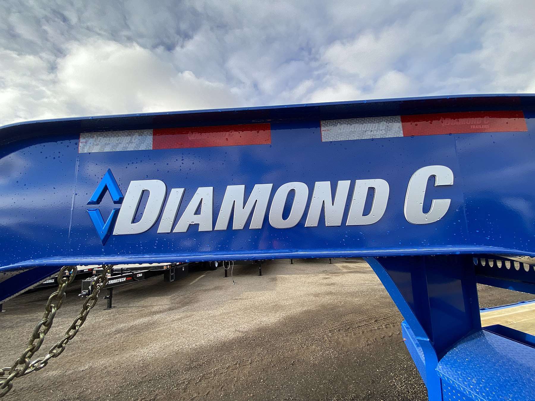 2026 Diamond C FMAX212- 32' Gooseneck Trailer