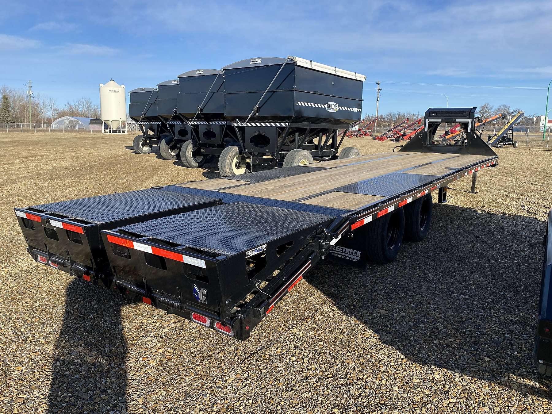 2026 Diamond C FMAX212- 32' Gooseneck Trailer