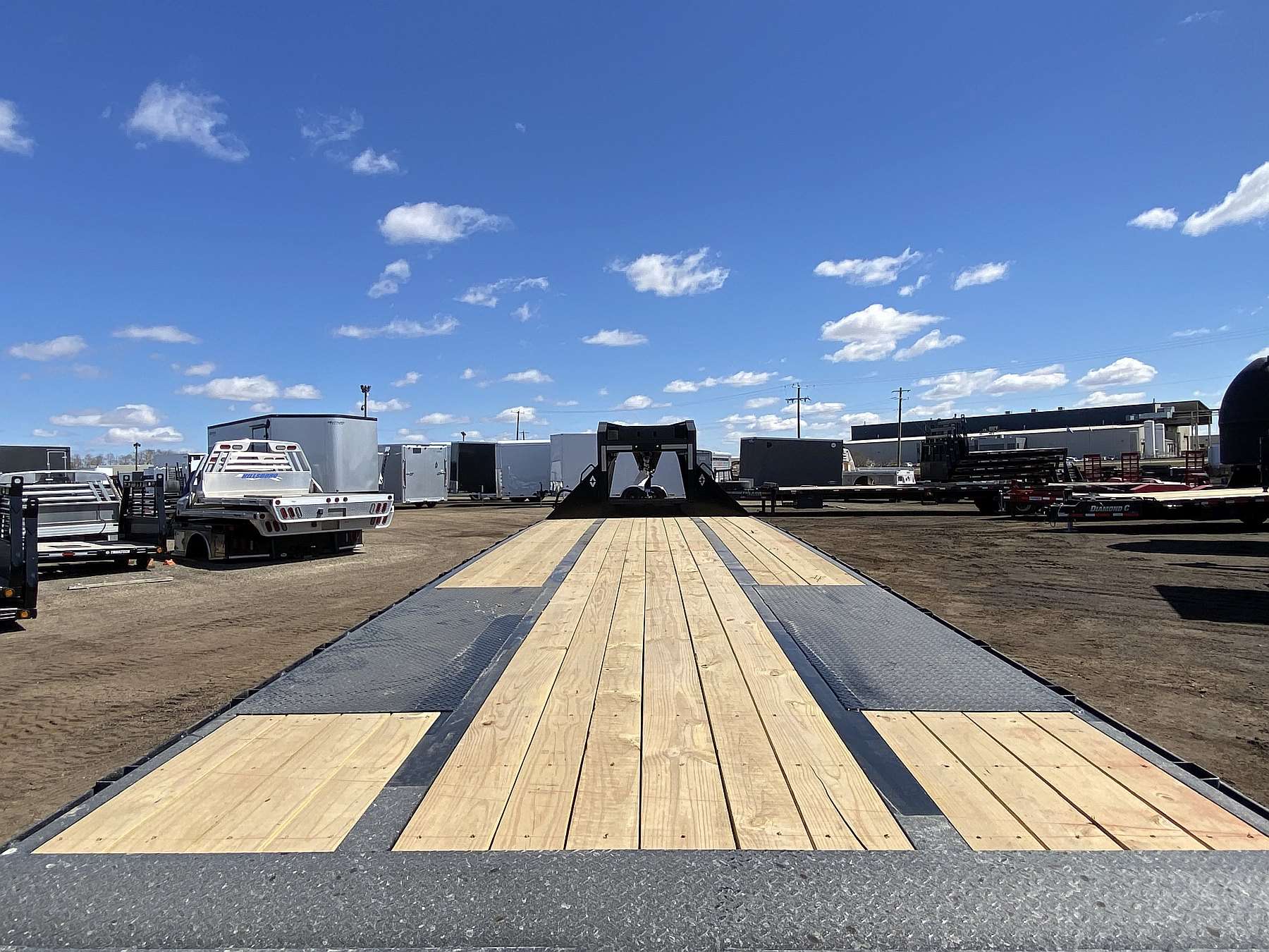 2026 Diamond C FMAX212- 32' Gooseneck Trailer