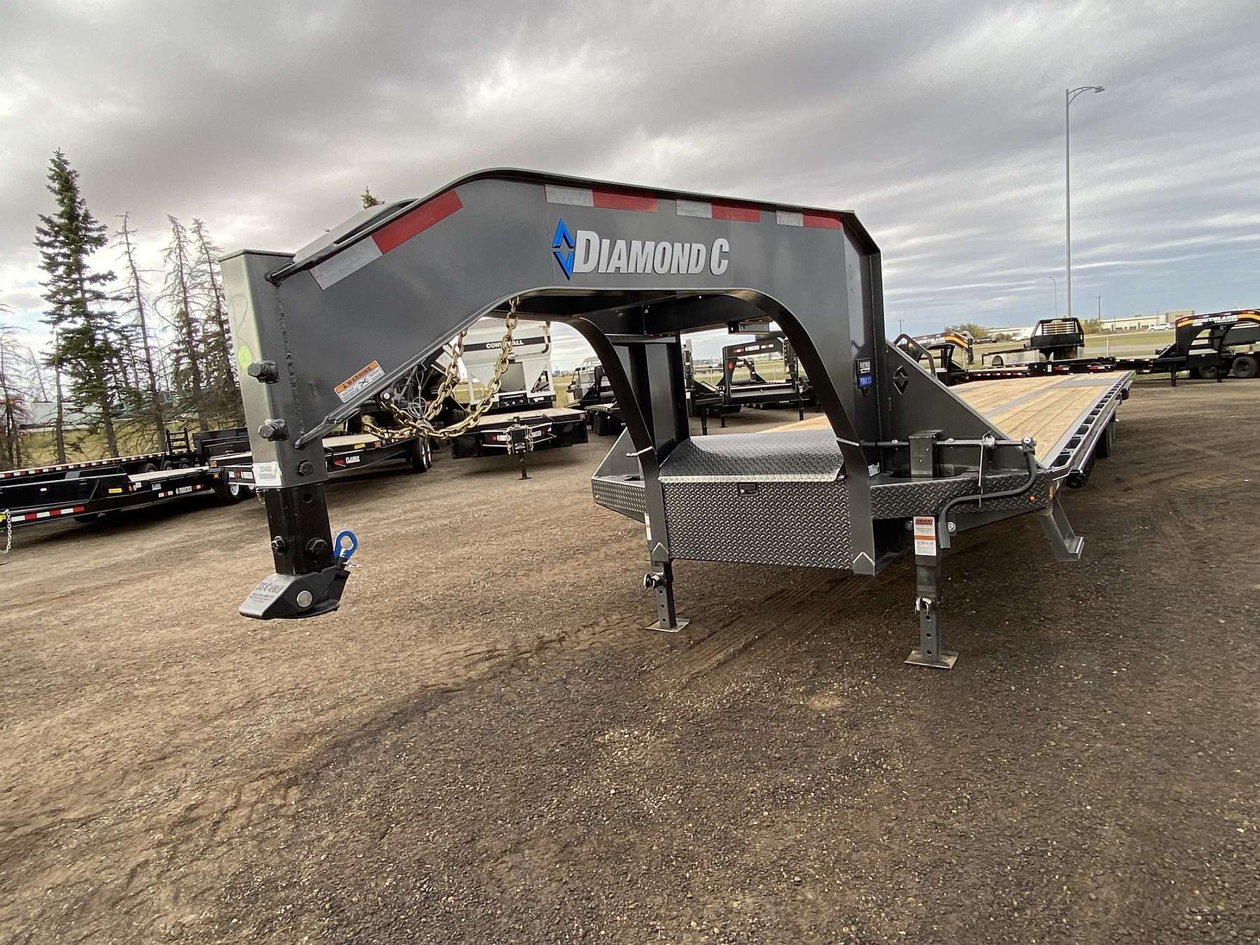 2026 Diamond C FMAX212- 40' Gooseneck Trailer