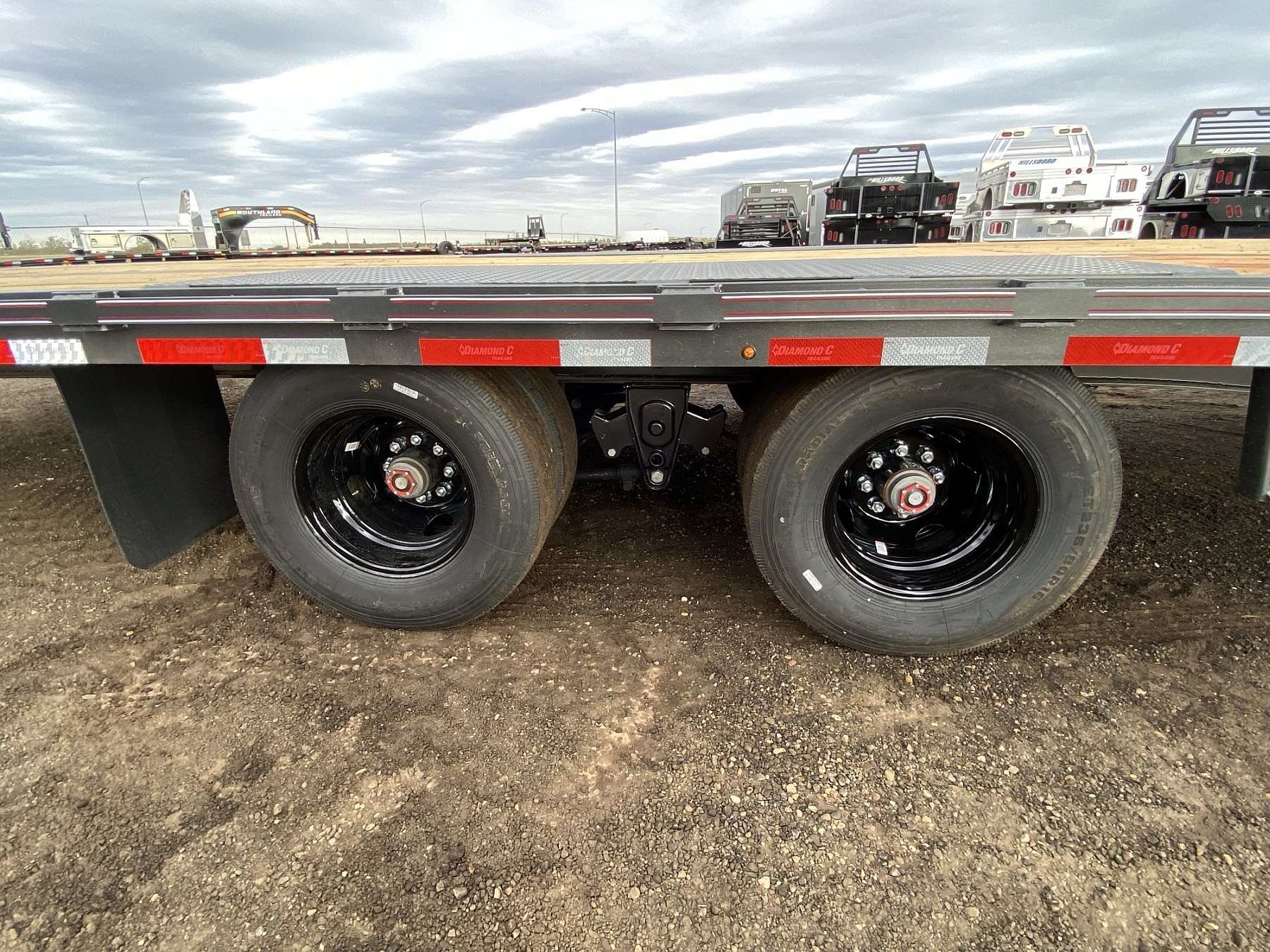2026 Diamond C FMAX212- 40' Gooseneck Trailer