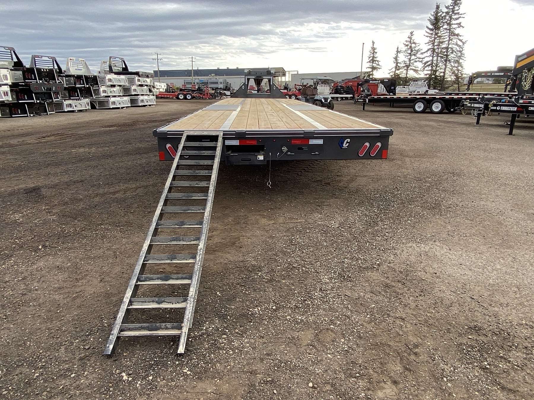2026 Diamond C FMAX212- 40' Gooseneck Trailer