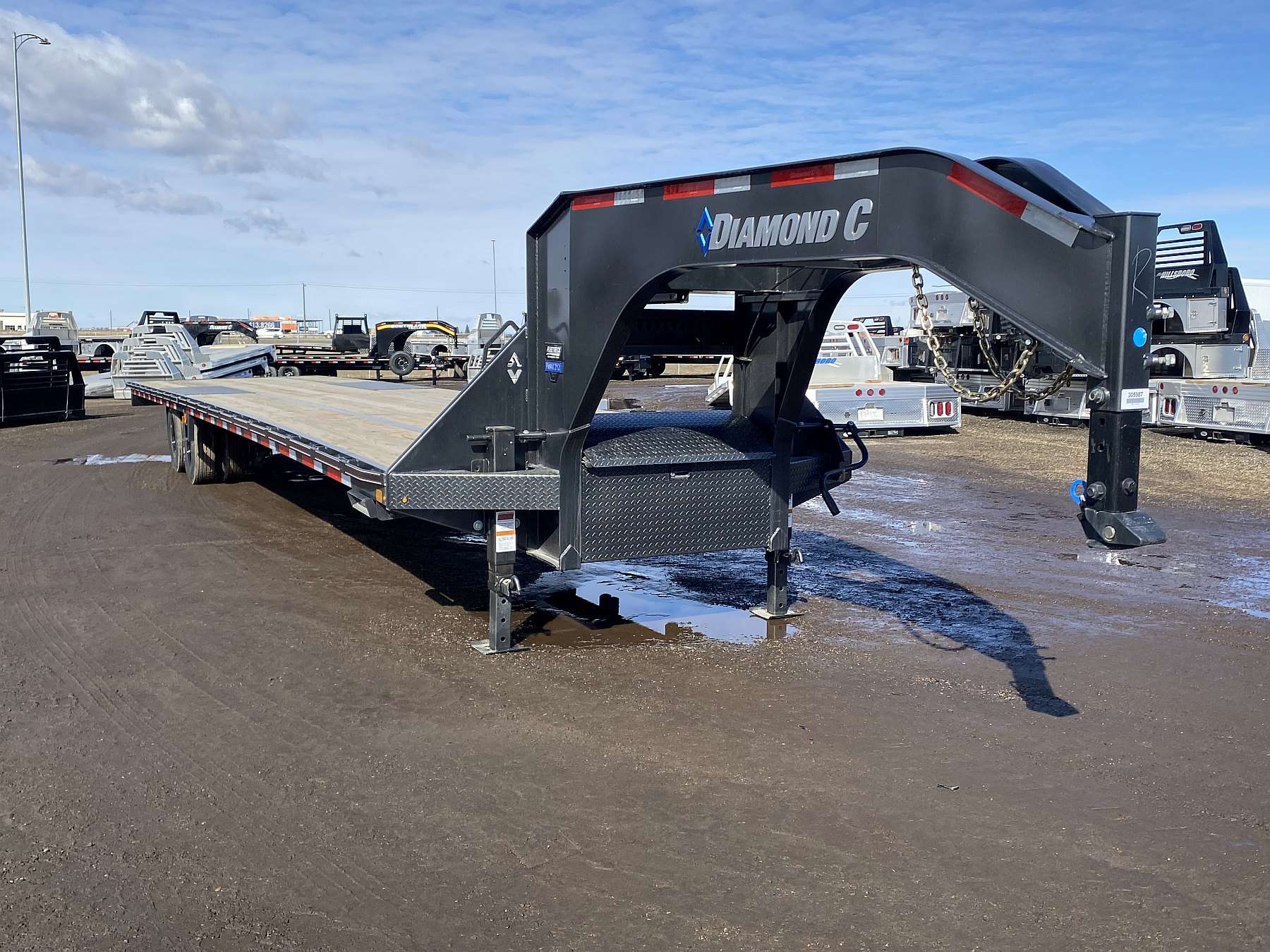 2026 Diamond C FMAX212- 40' Gooseneck Trailer