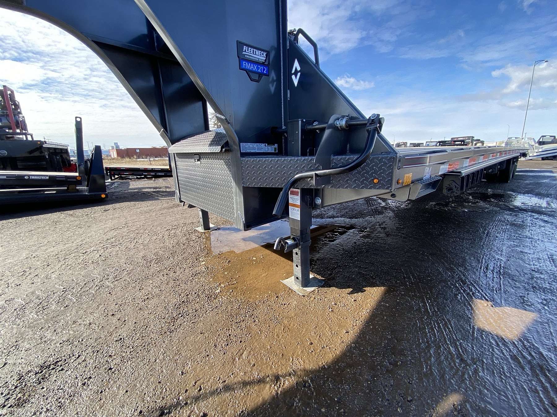 2026 Diamond C FMAX212- 40' Gooseneck Trailer