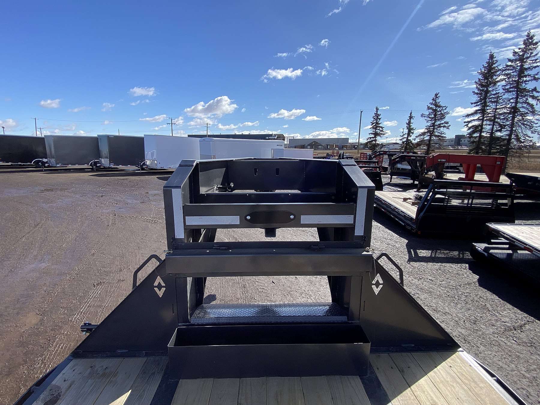 2026 Diamond C FMAX212- 40' Gooseneck Trailer
