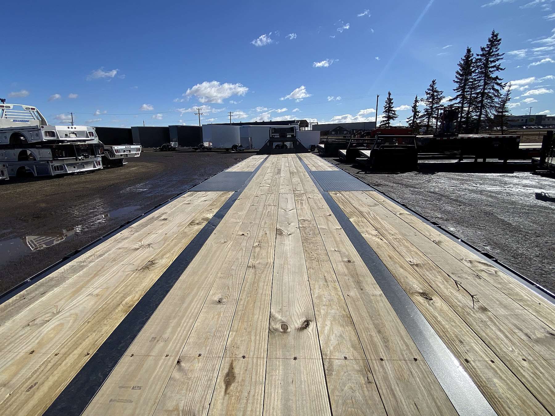 2026 Diamond C FMAX212- 40' Gooseneck Trailer