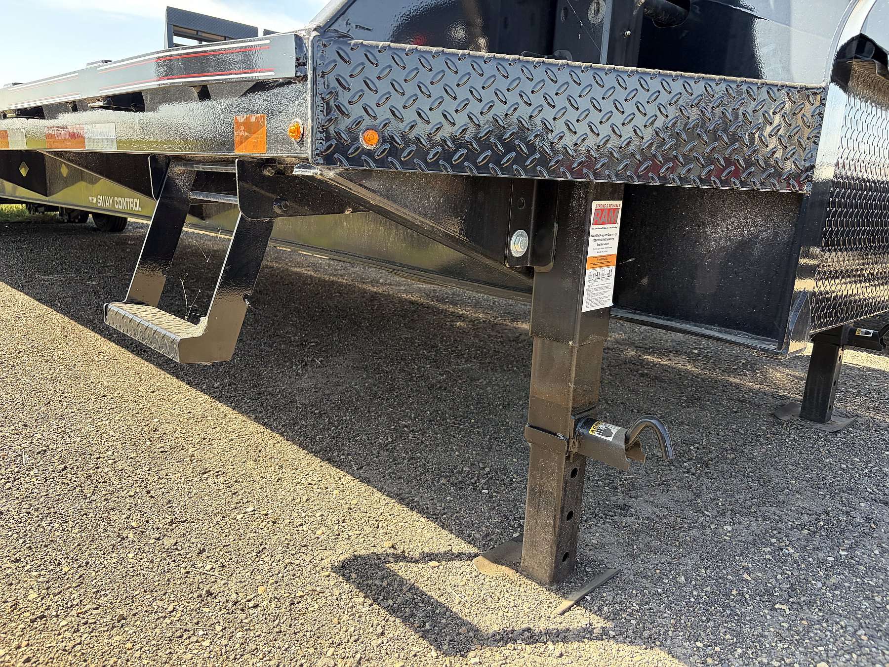 2026 Diamond C FMAX212 40' Gooseneck Trailer