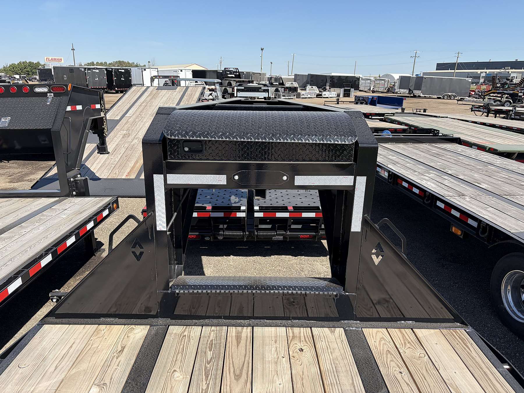 2026 Diamond C FMAX212 40' Gooseneck Trailer