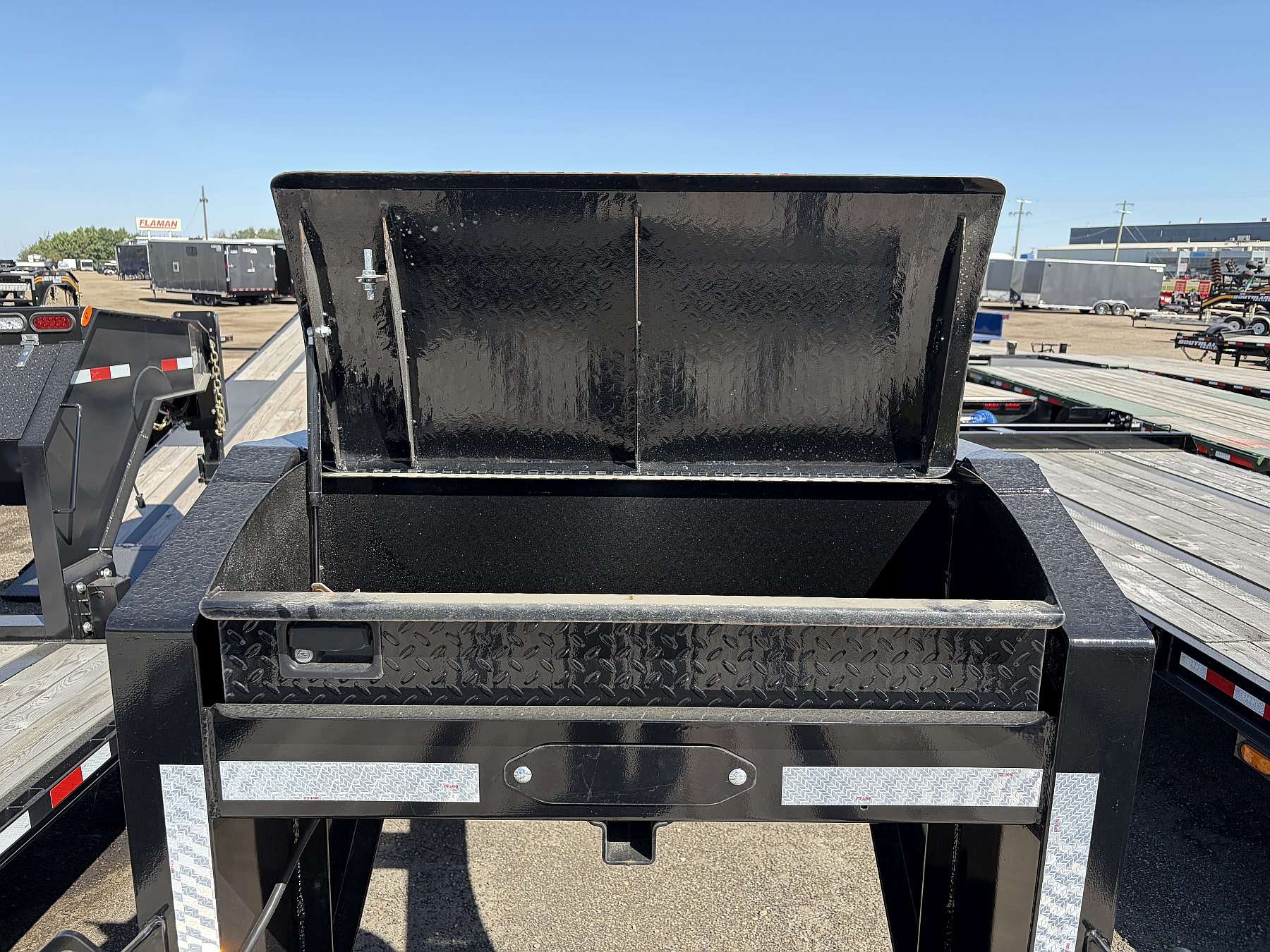 2026 Diamond C FMAX212 40' Gooseneck Trailer