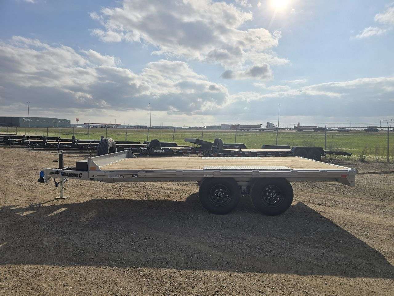 2026 Diamond C GDD 8'6" x 14' Deckover Trailer