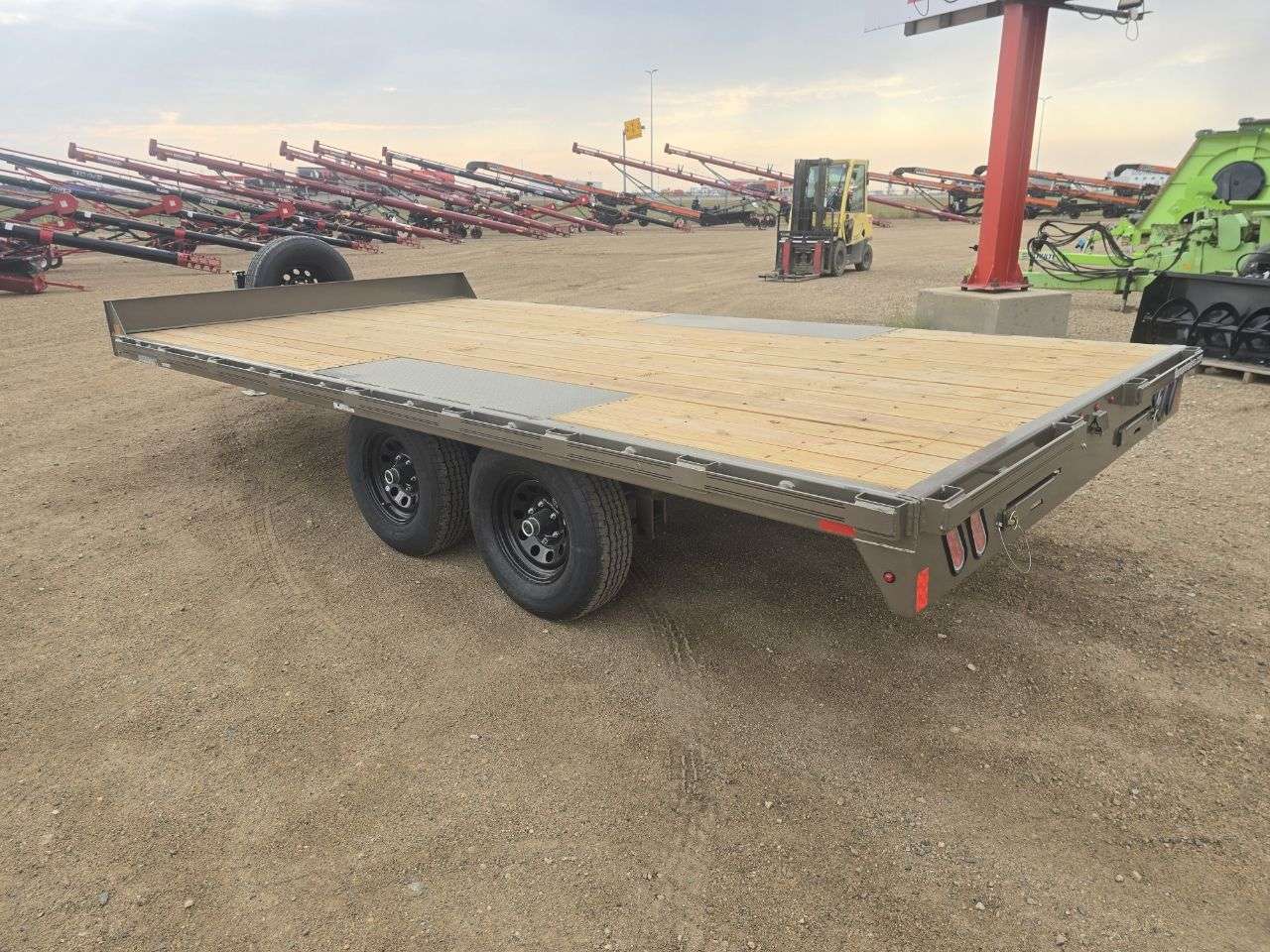 2026 Diamond C GDD 8'6" x 16' Deckover Trailer