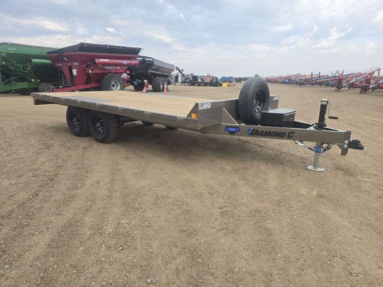 2026 Diamond C GDD 8'6" x 16' Deckover Trailer