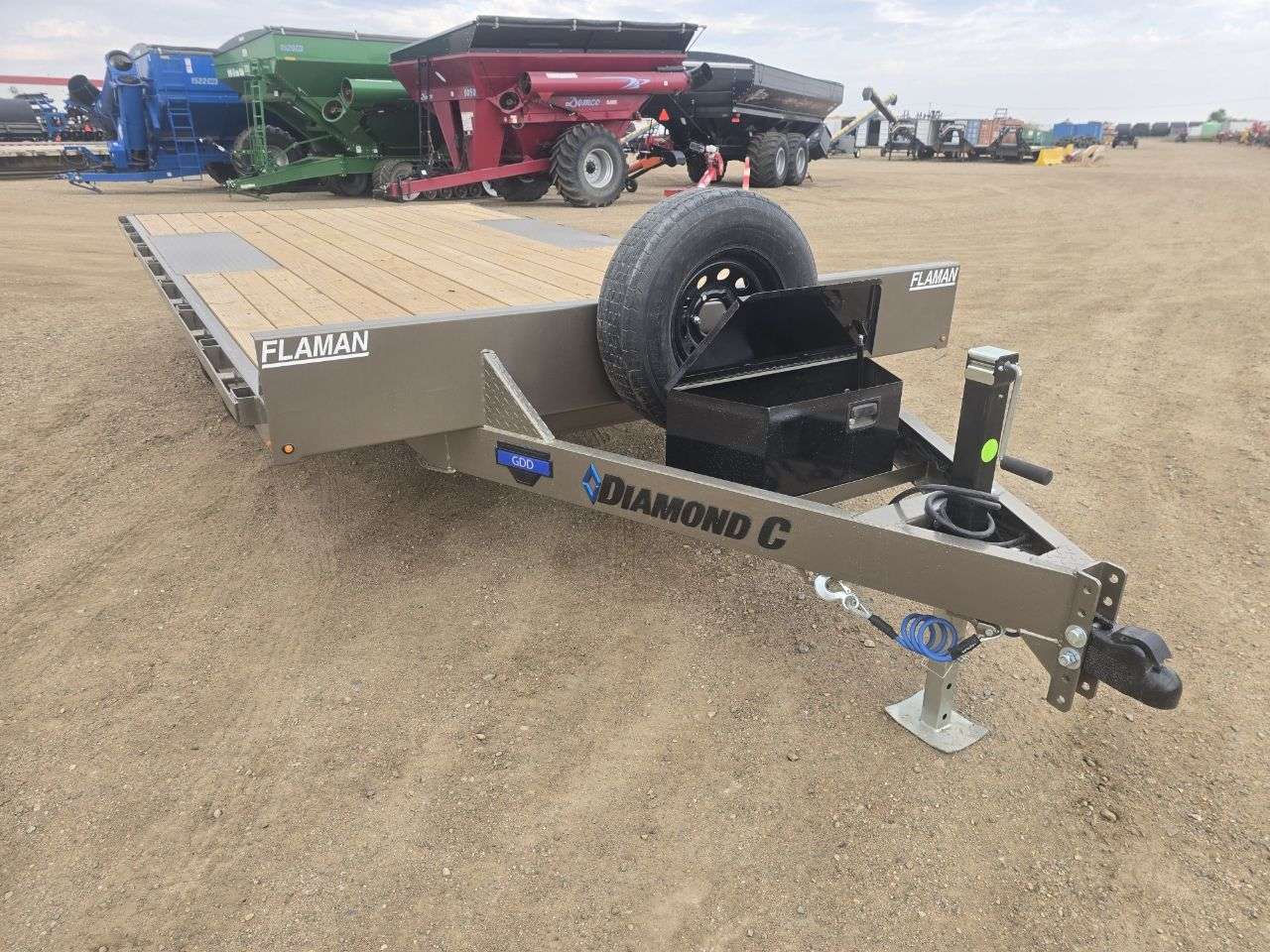 2026 Diamond C GDD 8'6" x 16' Deckover Trailer