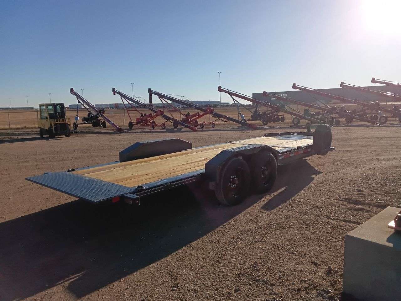 2026 Diamond C HDT 8'6" x 22' Partial Tilt Trailer