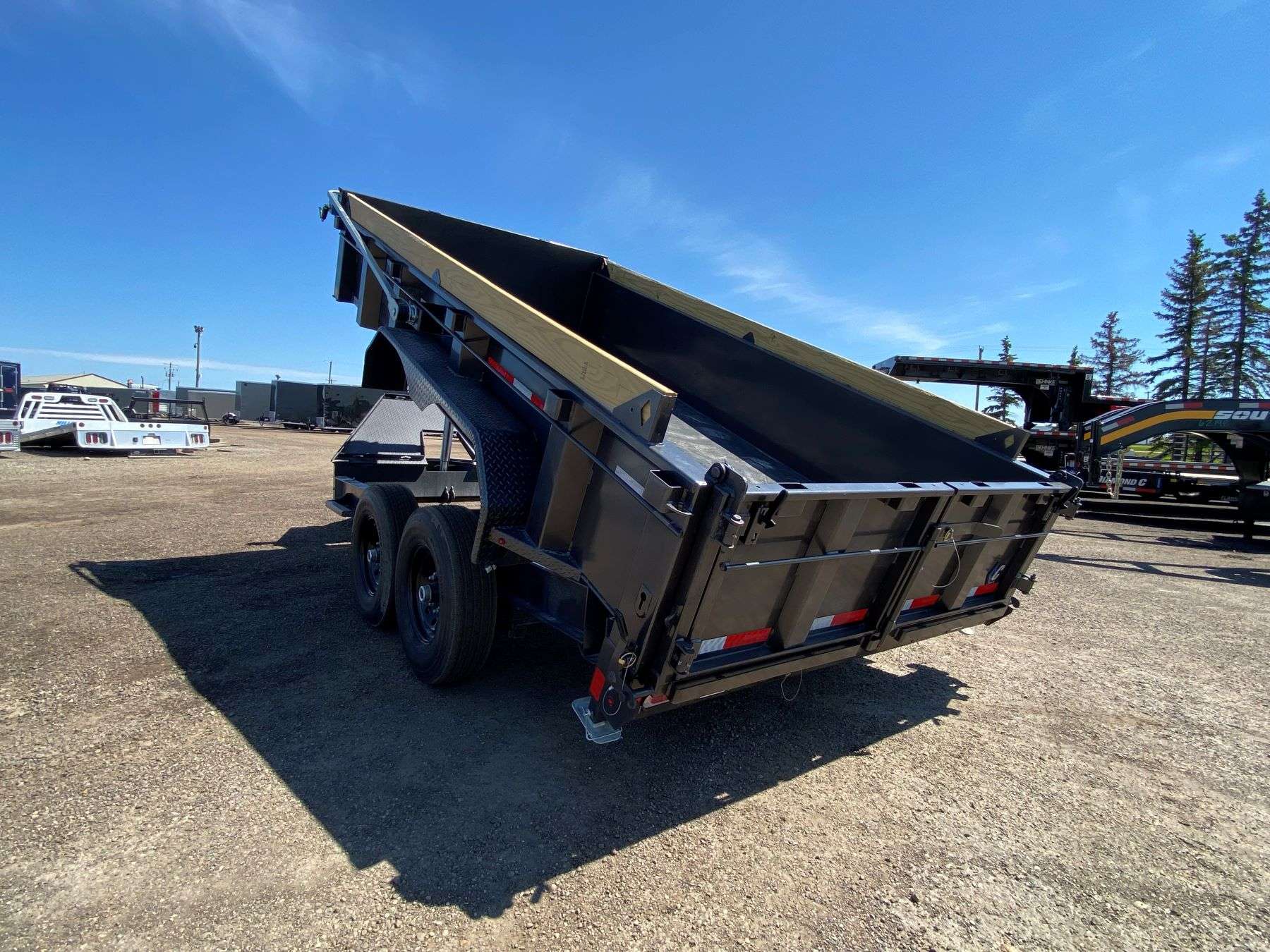 2026 Diamond C LPT207- 14' HD Dump Trailer