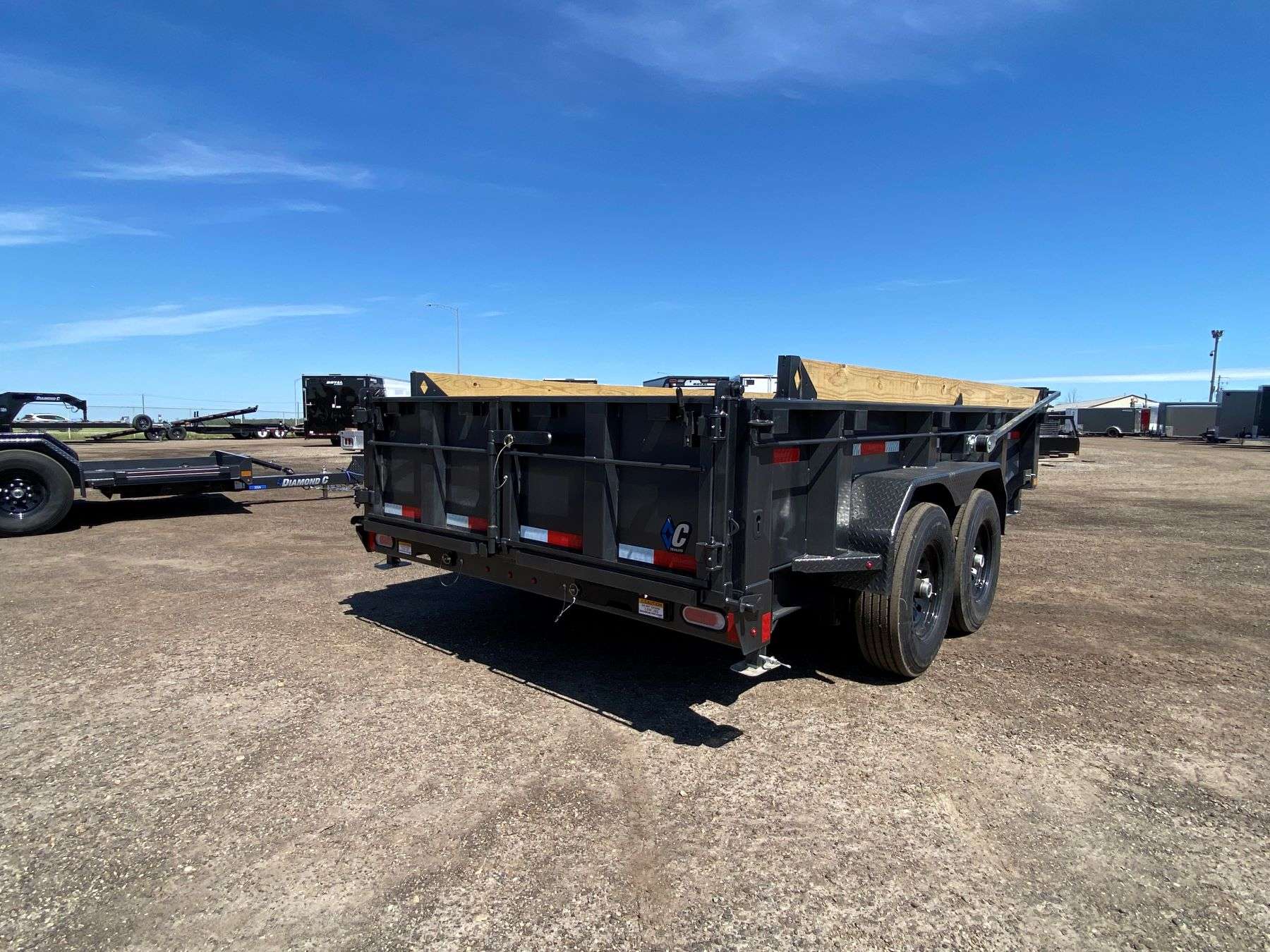 2026 Diamond C LPT207- 14' HD Dump Trailer