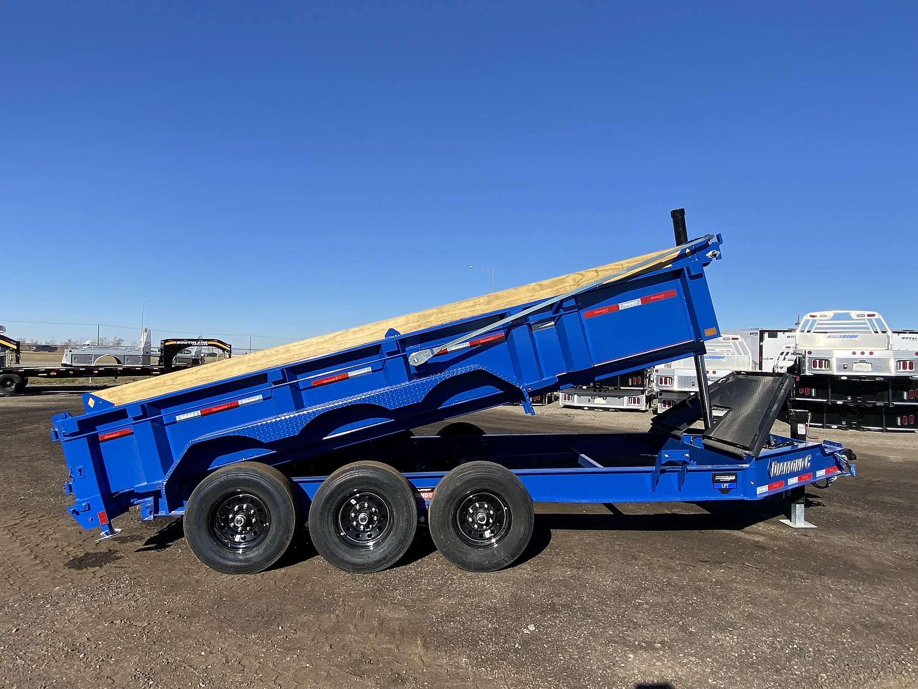 2026 Diamond C LPT307 16' Dump Trailer
