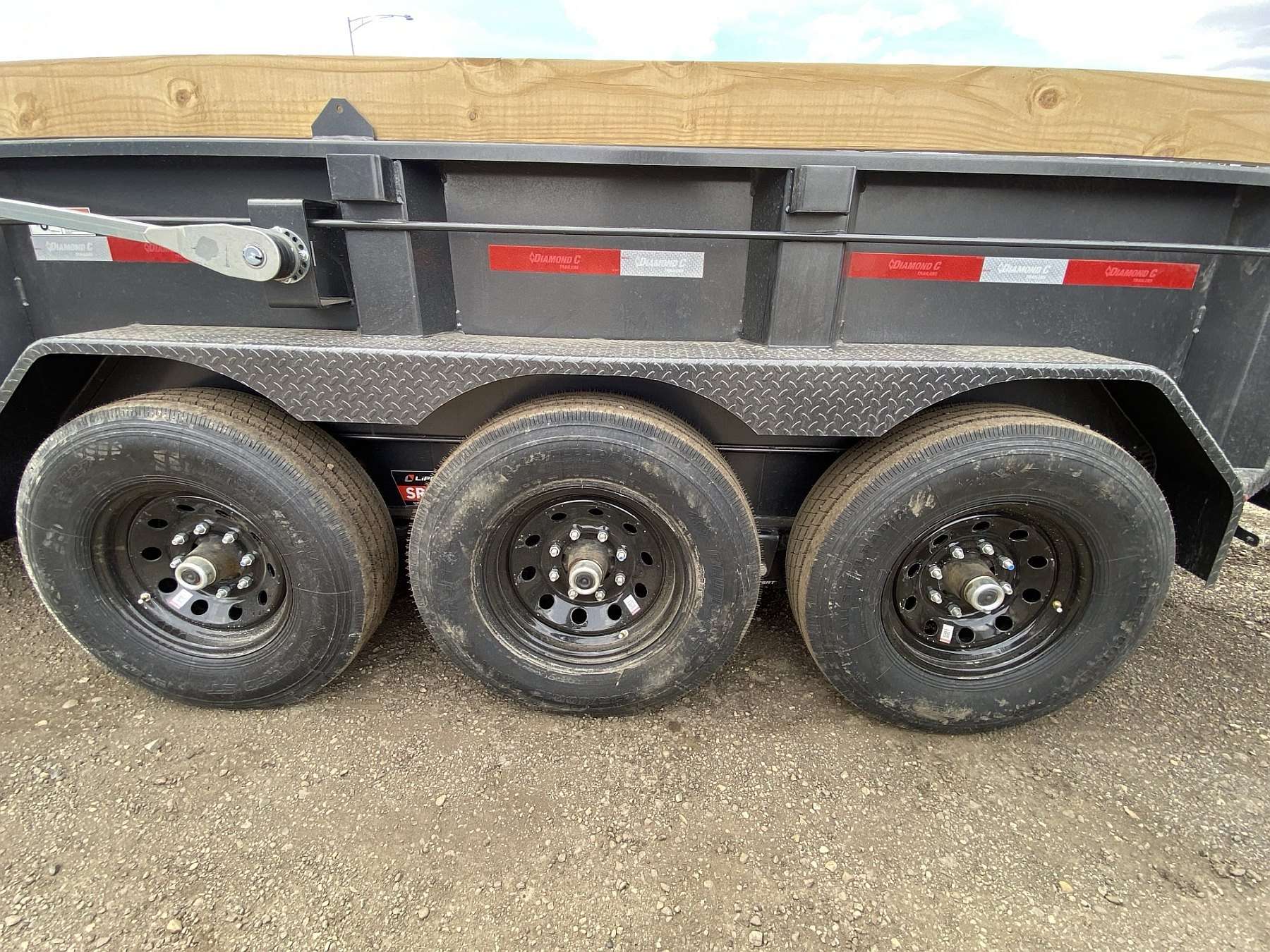 2026 Diamond C LPT307 16' Dump Trailer