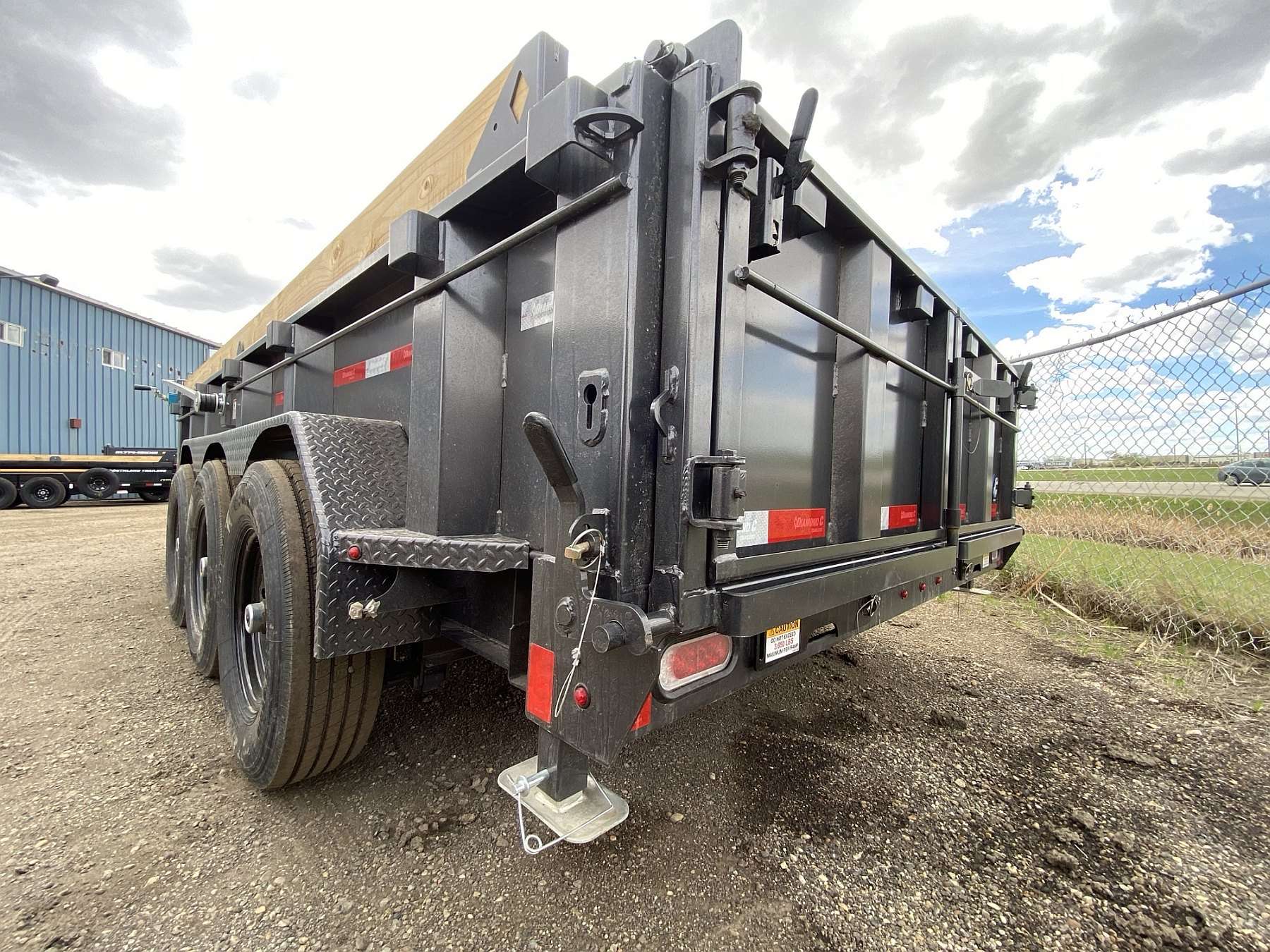 2026 Diamond C LPT307 16' Dump Trailer