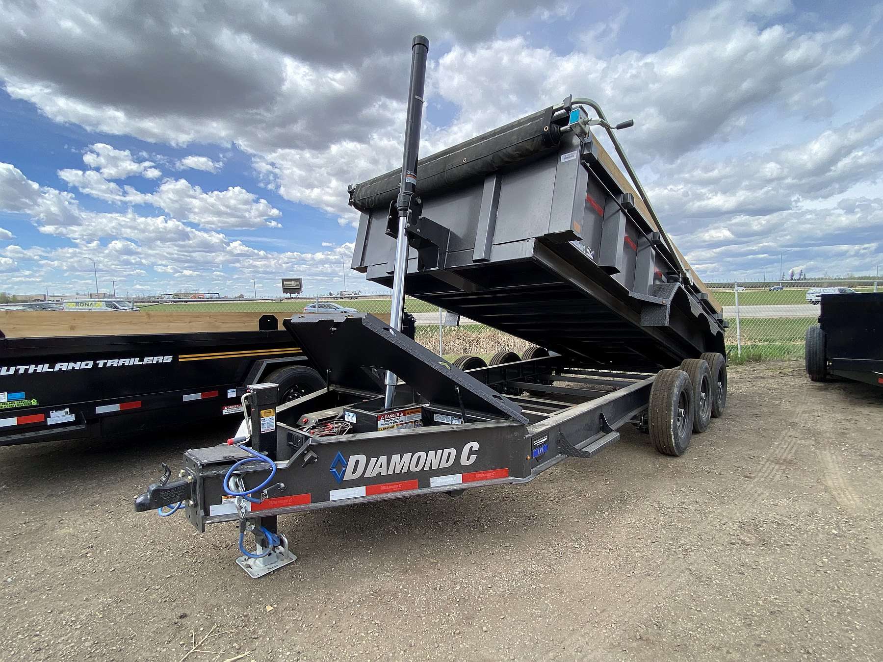 2026 Diamond C LPT307 16' Dump Trailer
