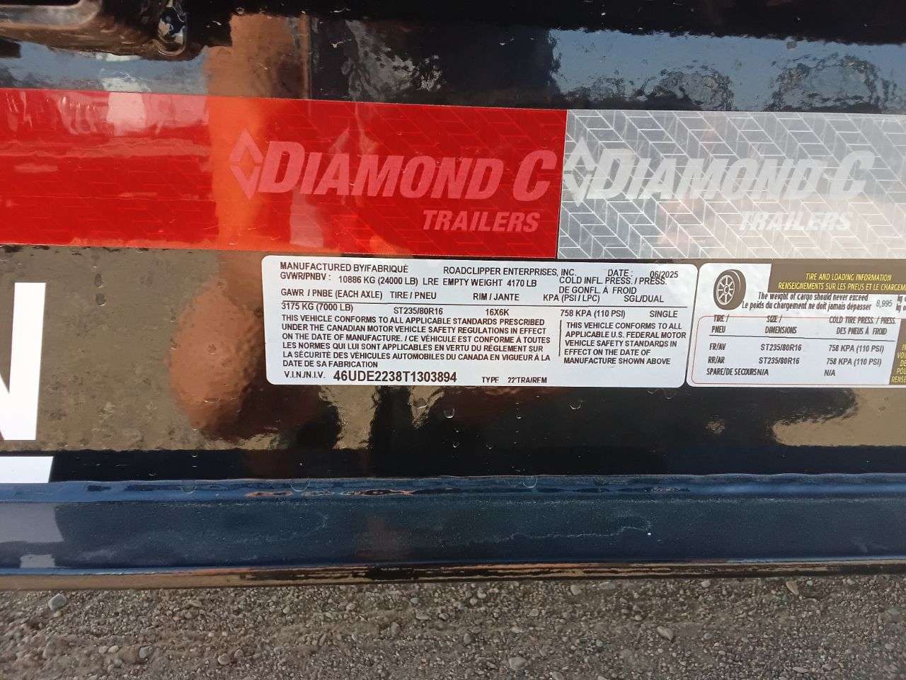 2026 Diamond C LPX 8'6" x 22' Beavertail Flat Deck Trailer