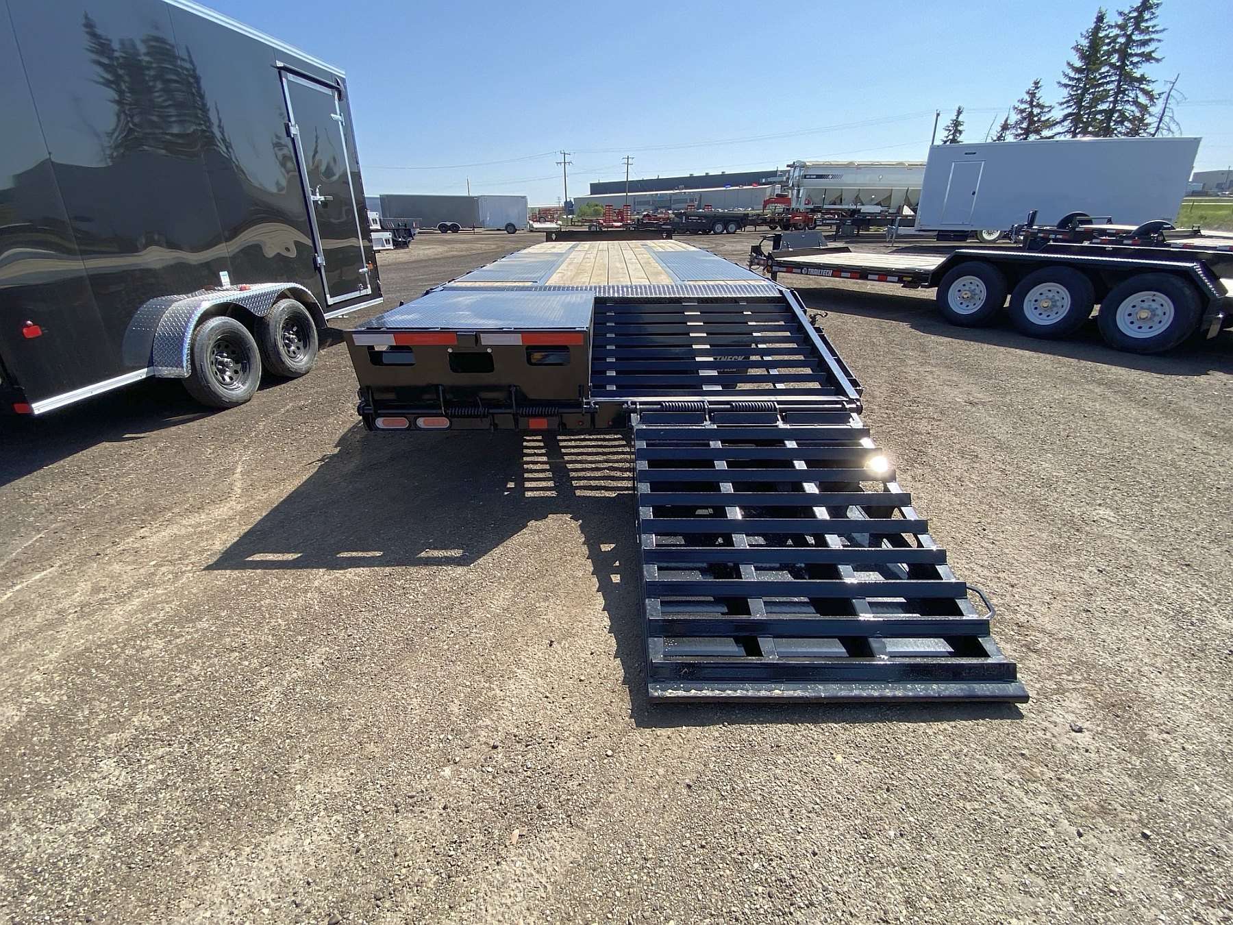 2026 Diamond C PX310- 30' Pintle Hitch Trailer