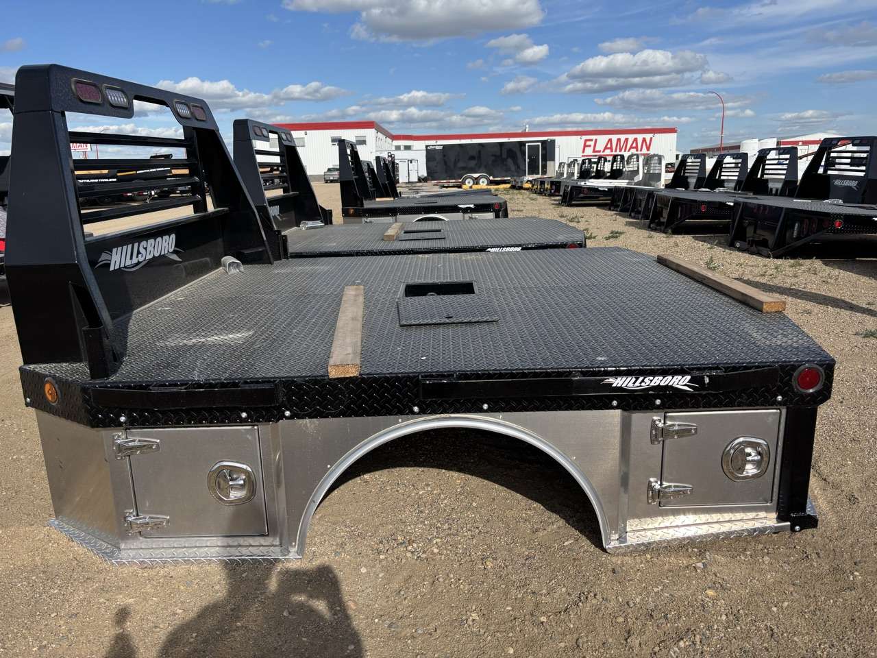 2026 Hillsboro 8'6" Dually Hybrid Truck Deck - GM