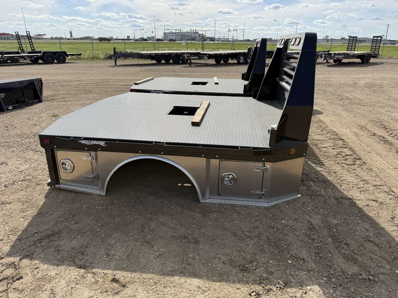 2026 Hillsboro 8'6" Dually Hybrid Truck Deck - RAM