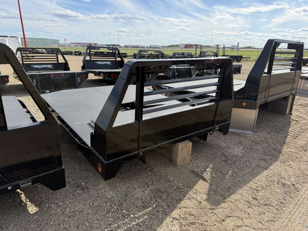 2026 Hillsboro 8'6" Single Flat Truck Deck - GM/RAM