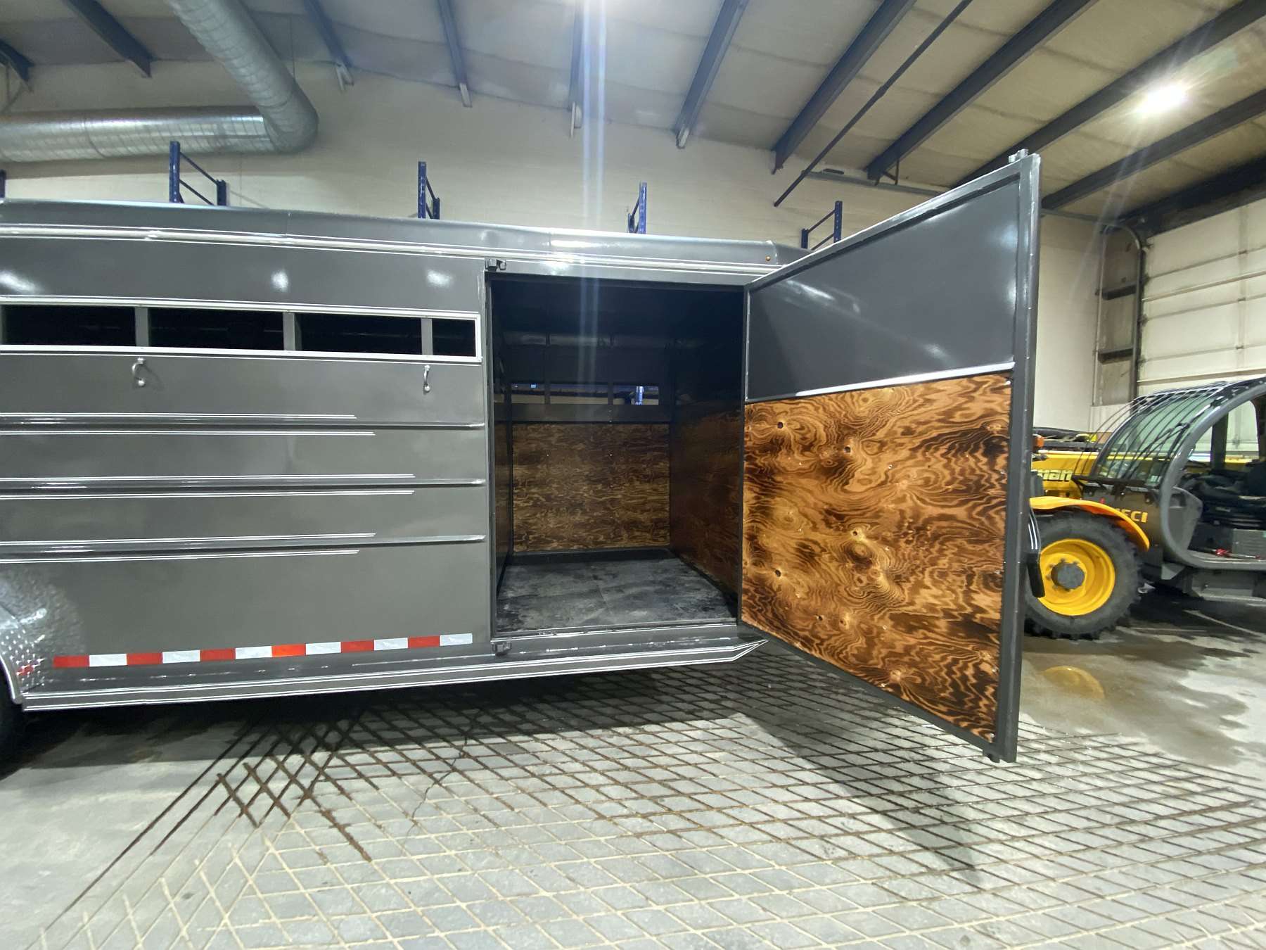 2026 Mustang 7.5'x24' Gooseneck Stock Trailer