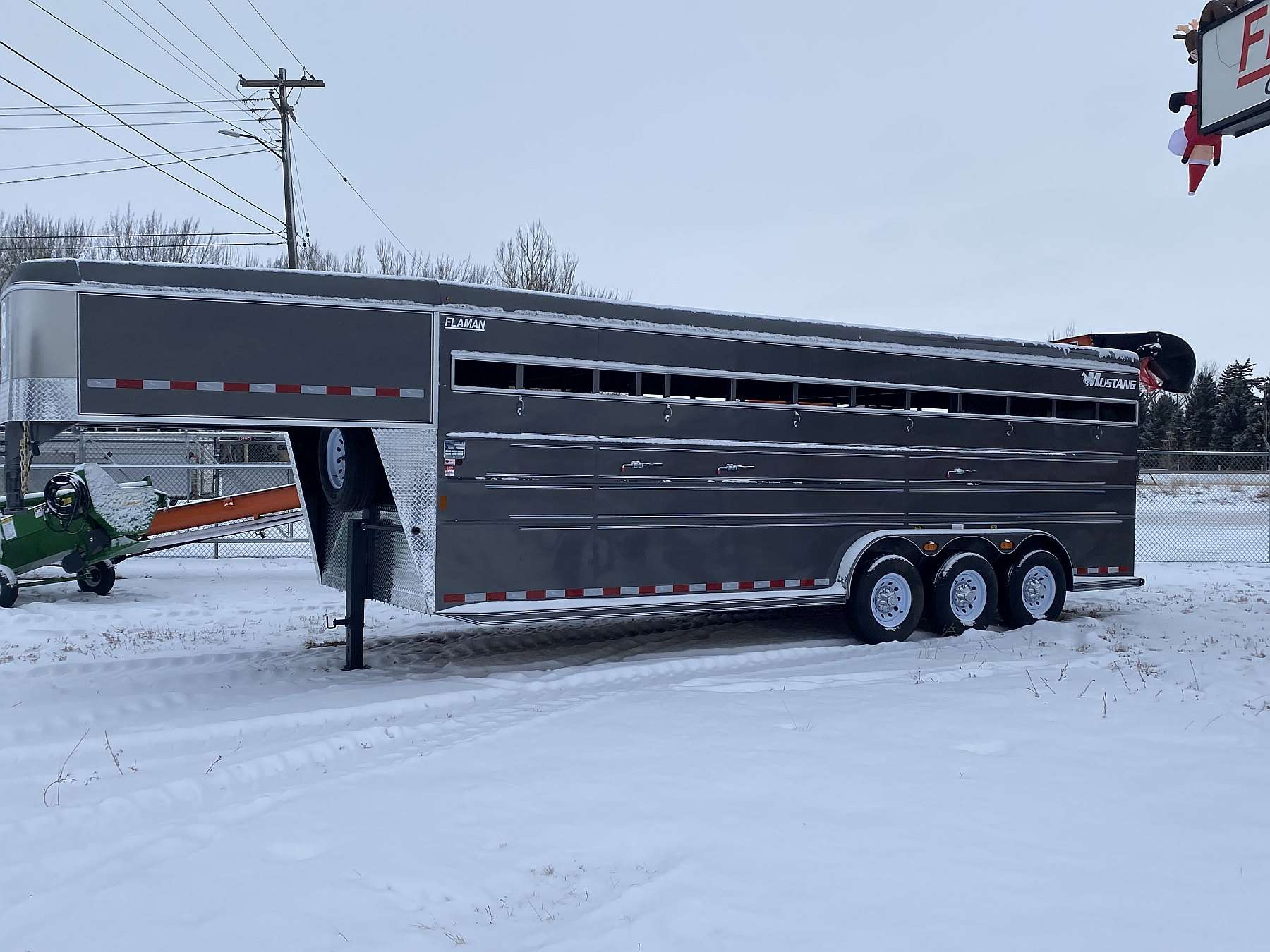 2026 Mustang 7.5'x24' Gooseneck Stock Trailer