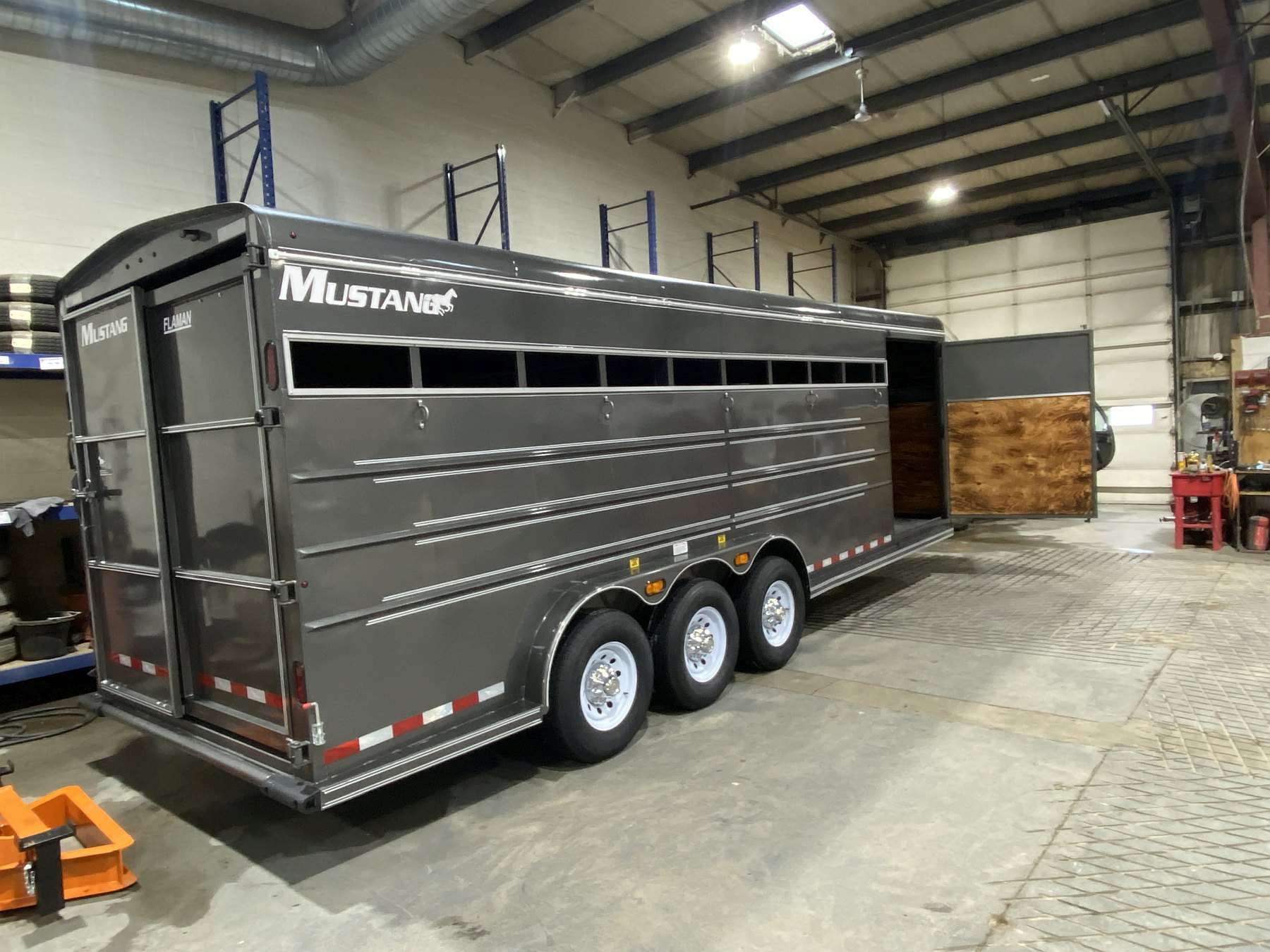 2026 Mustang 7.5'x24' Gooseneck Stock Trailer