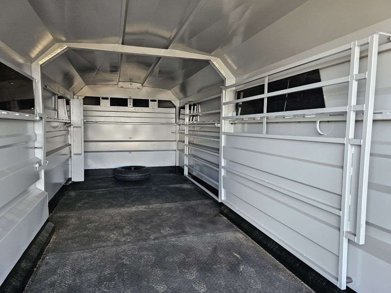 2026 Norbert 7'6" x 20' Gooseneck Livestock Trailer